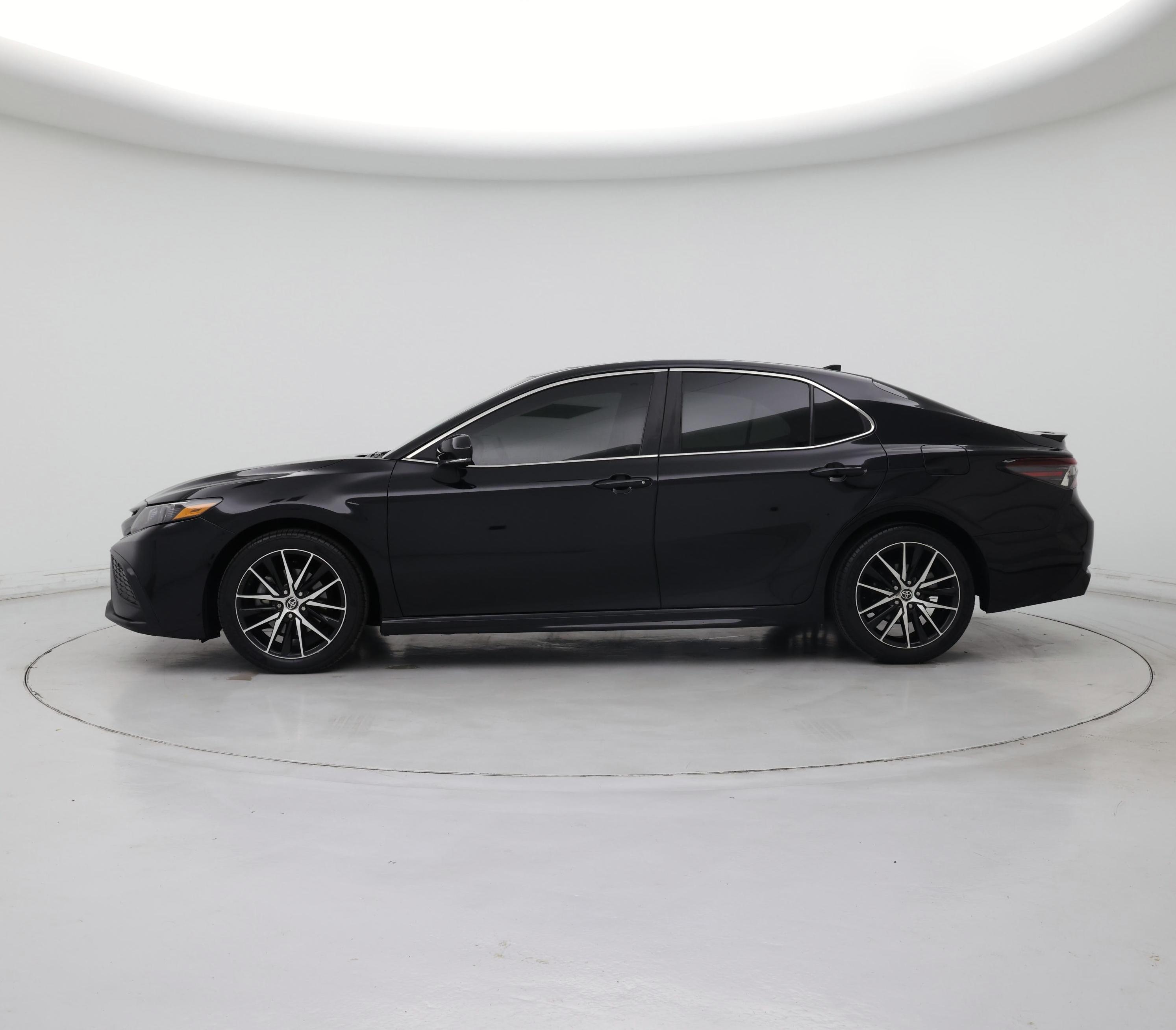 Thumbnail: 2022 Toyota Camry - 3