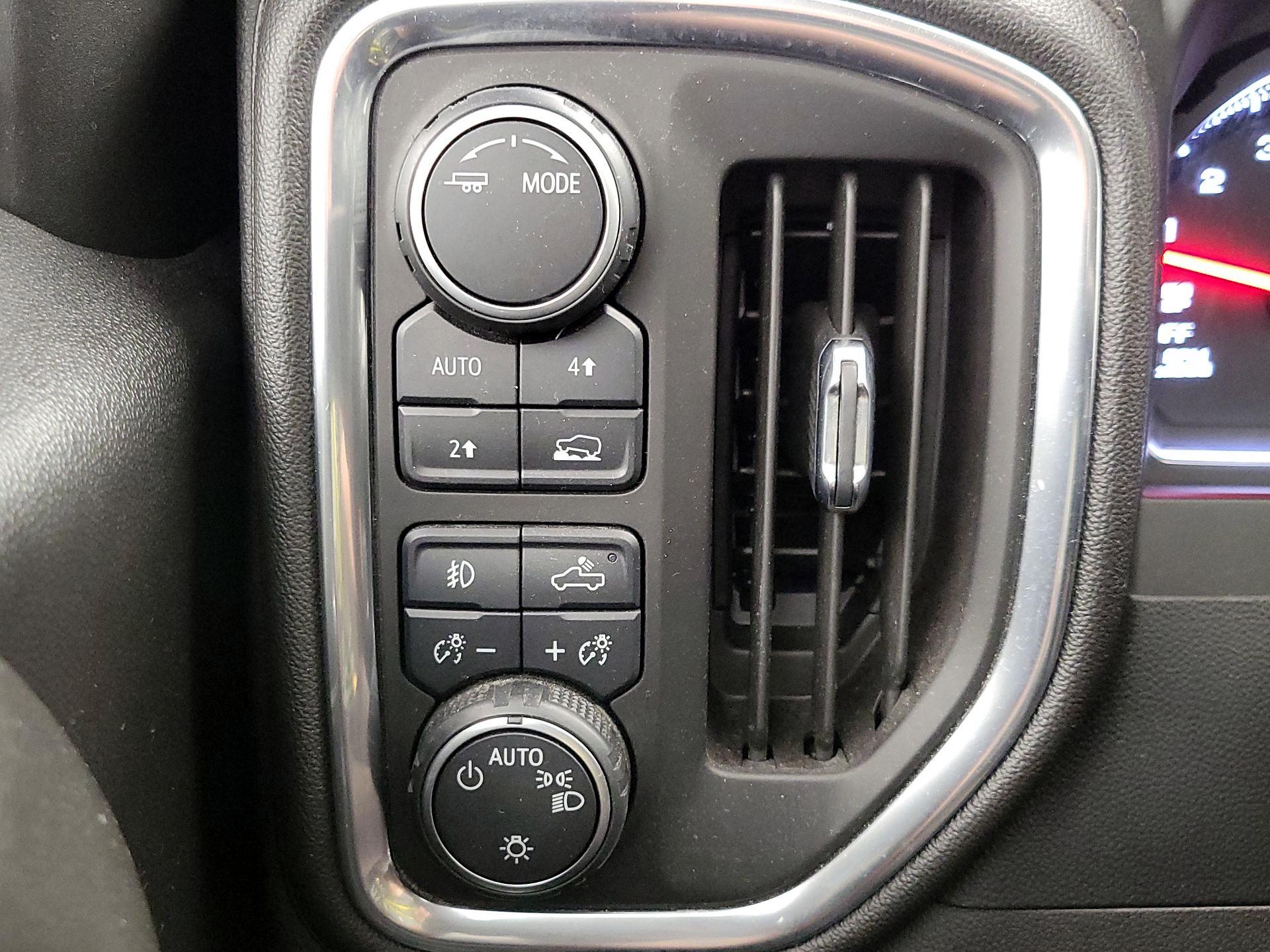 Thumbnail: 2020 Chevrolet Silverado 1500 - 13