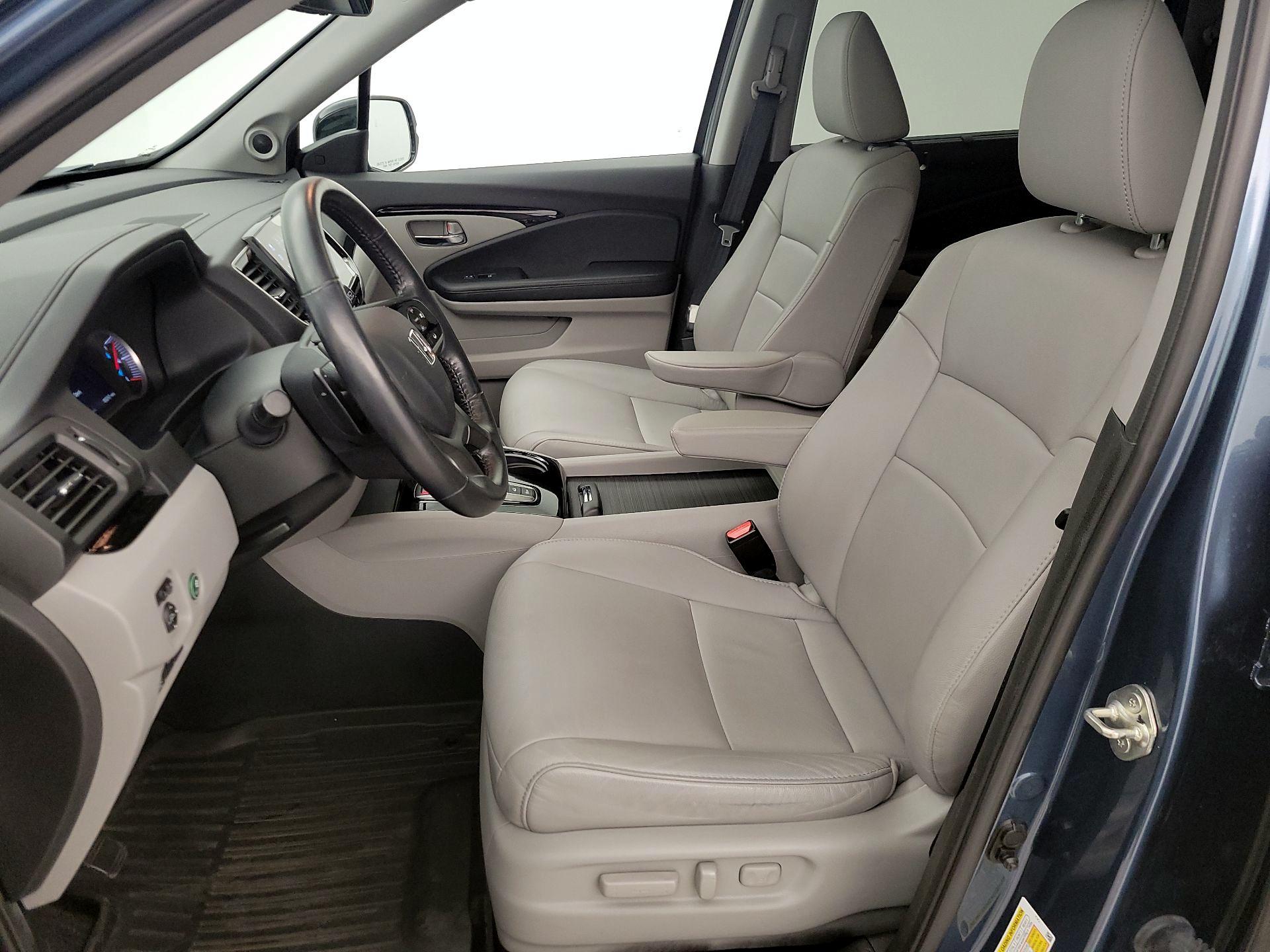 Thumbnail: 2019 Honda Pilot - 11