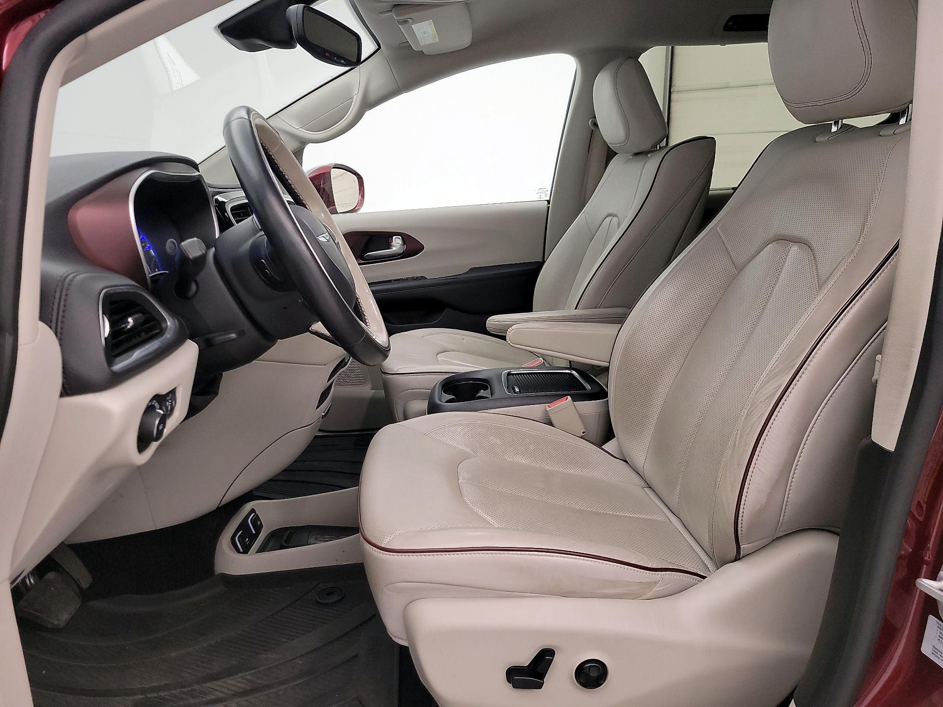 Thumbnail: 2017 Chrysler Pacifica - 11