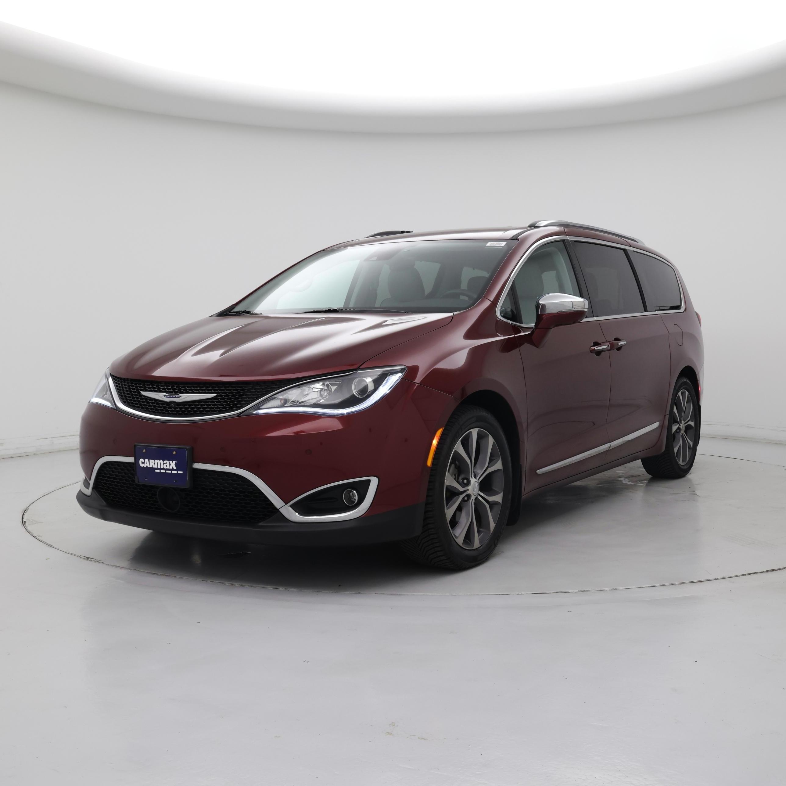 Thumbnail: 2017 Chrysler Pacifica - 4