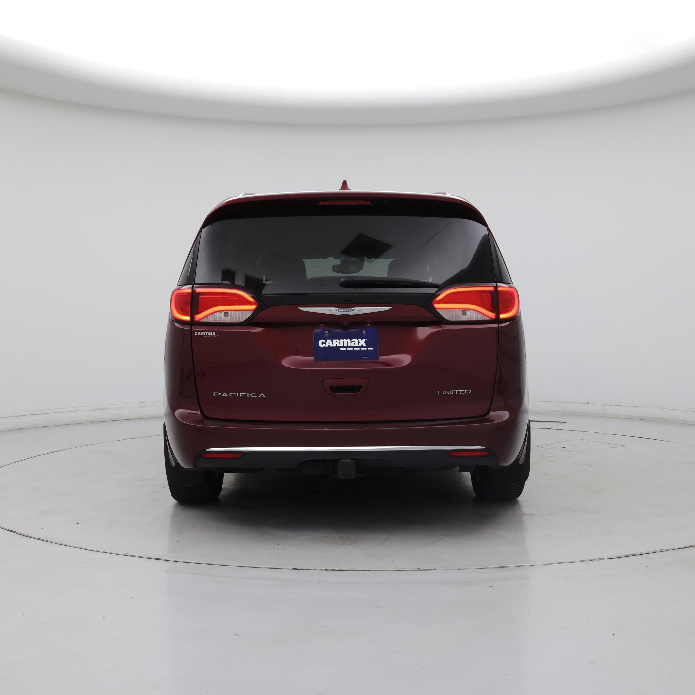 Thumbnail: 2017 Chrysler Pacifica - 6