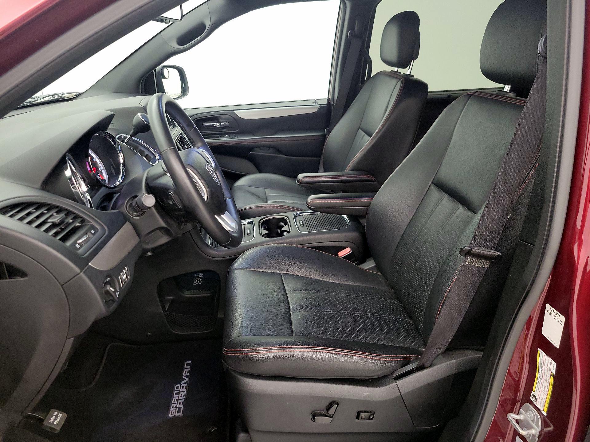Thumbnail: 2017 Dodge Grand Caravan - 11