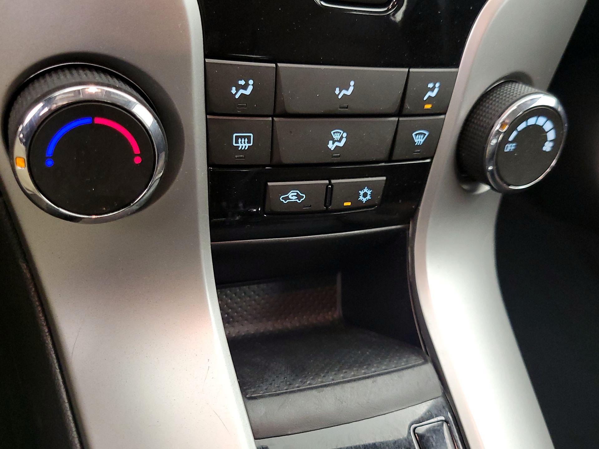 Thumbnail: 2015 Chevrolet Cruze - 15