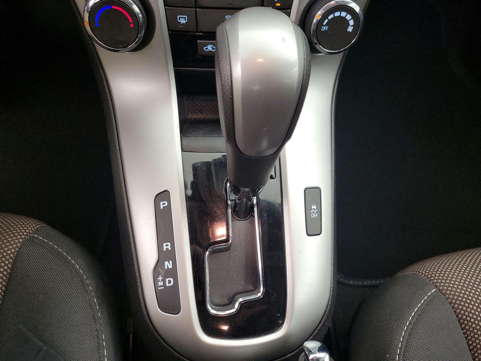 Thumbnail: 2015 Chevrolet Cruze - 16