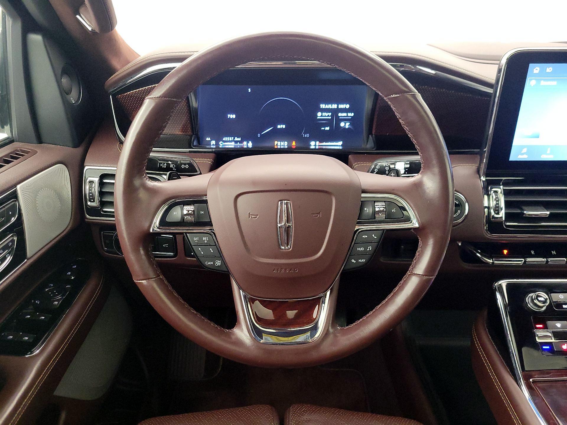 Thumbnail: 2020 Lincoln Navigator - 10