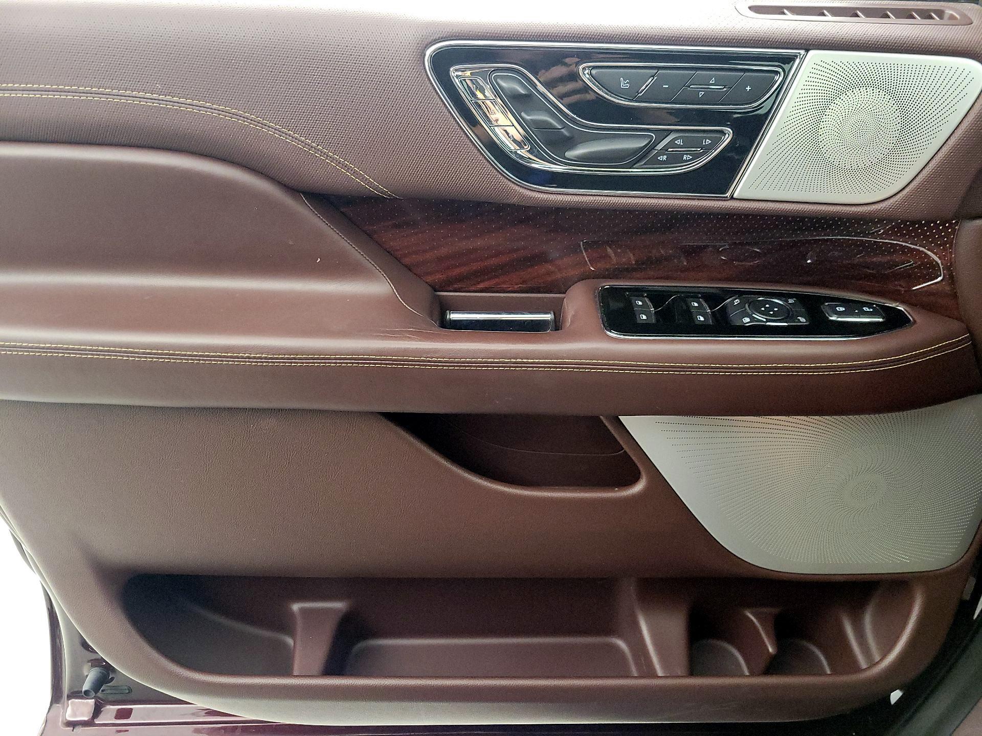 Thumbnail: 2020 Lincoln Navigator - 12