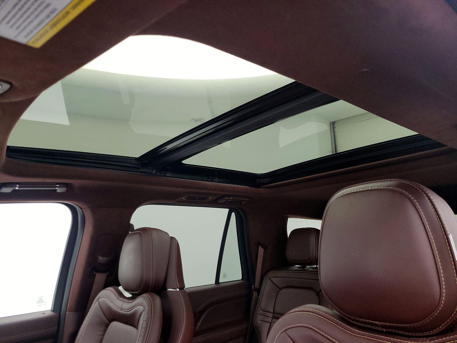 Thumbnail: 2020 Lincoln Navigator - 20