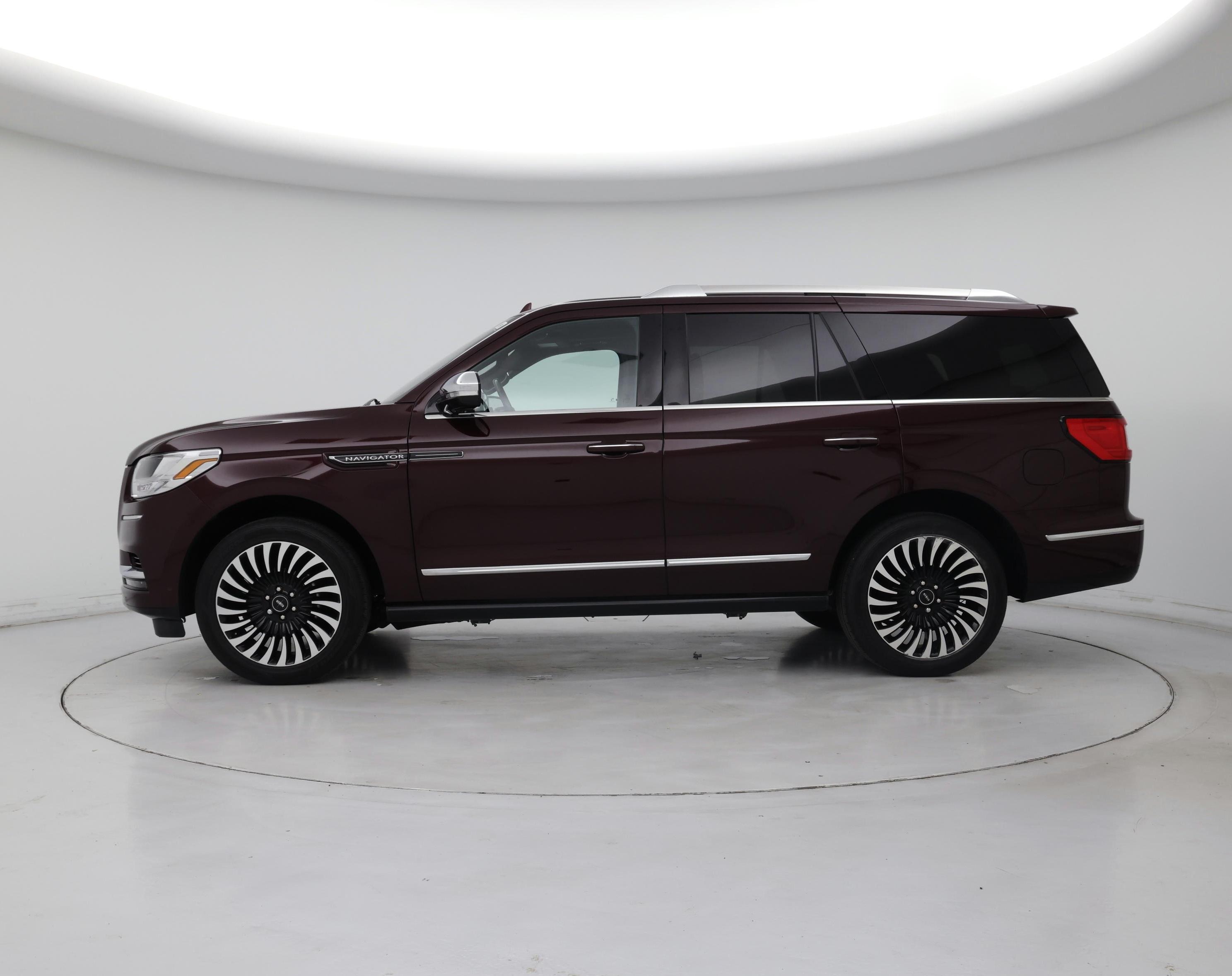 Thumbnail: 2020 Lincoln Navigator - 3