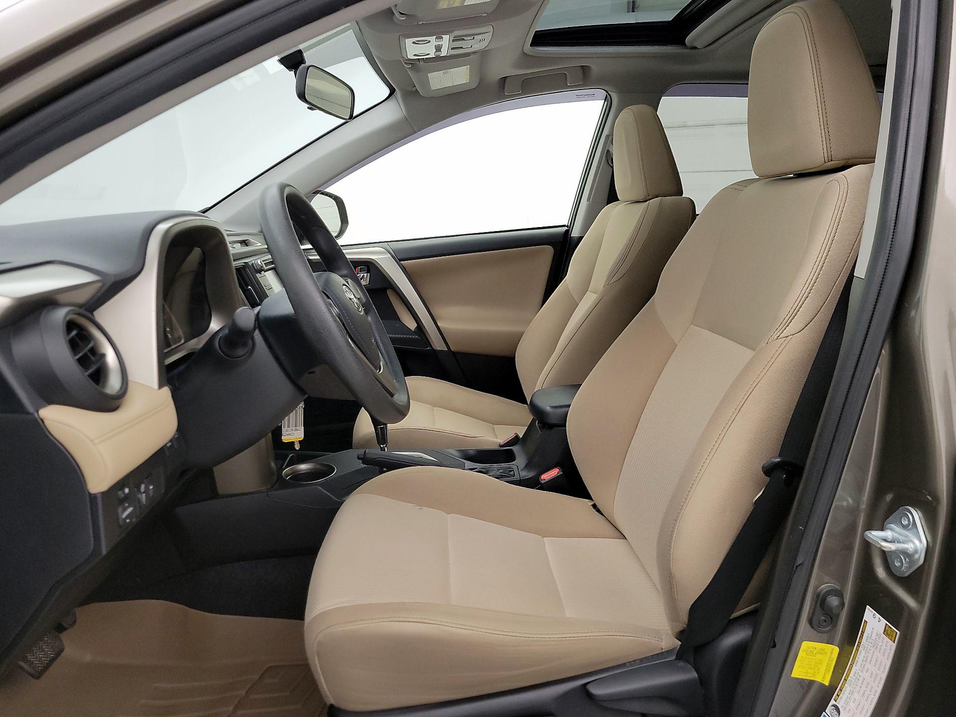 Thumbnail: 2015 Toyota RAV4 - 11