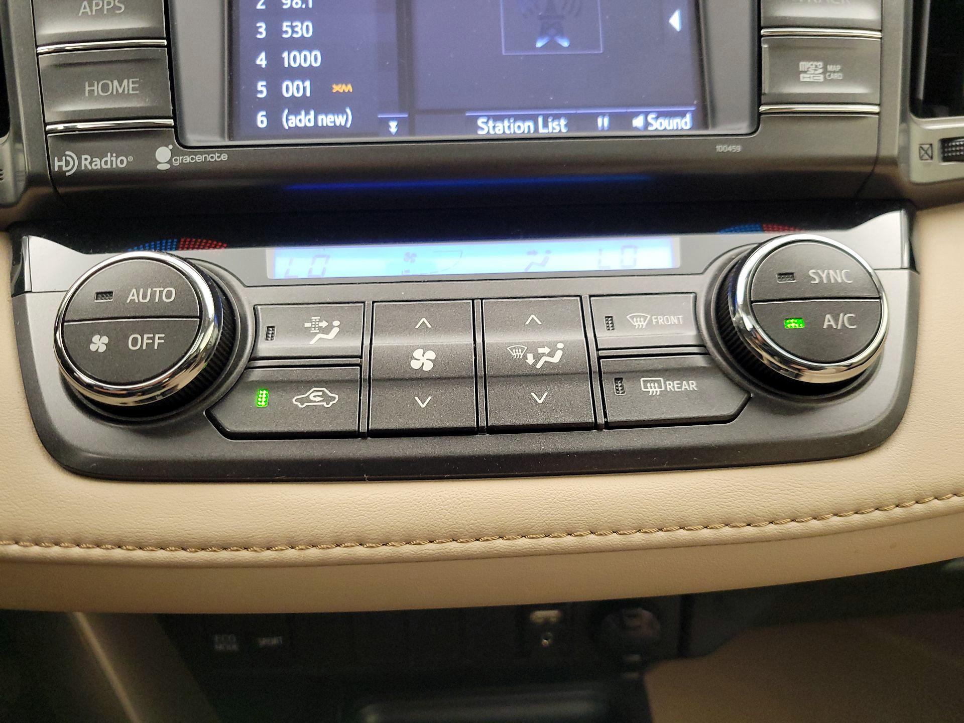 Thumbnail: 2015 Toyota RAV4 - 17