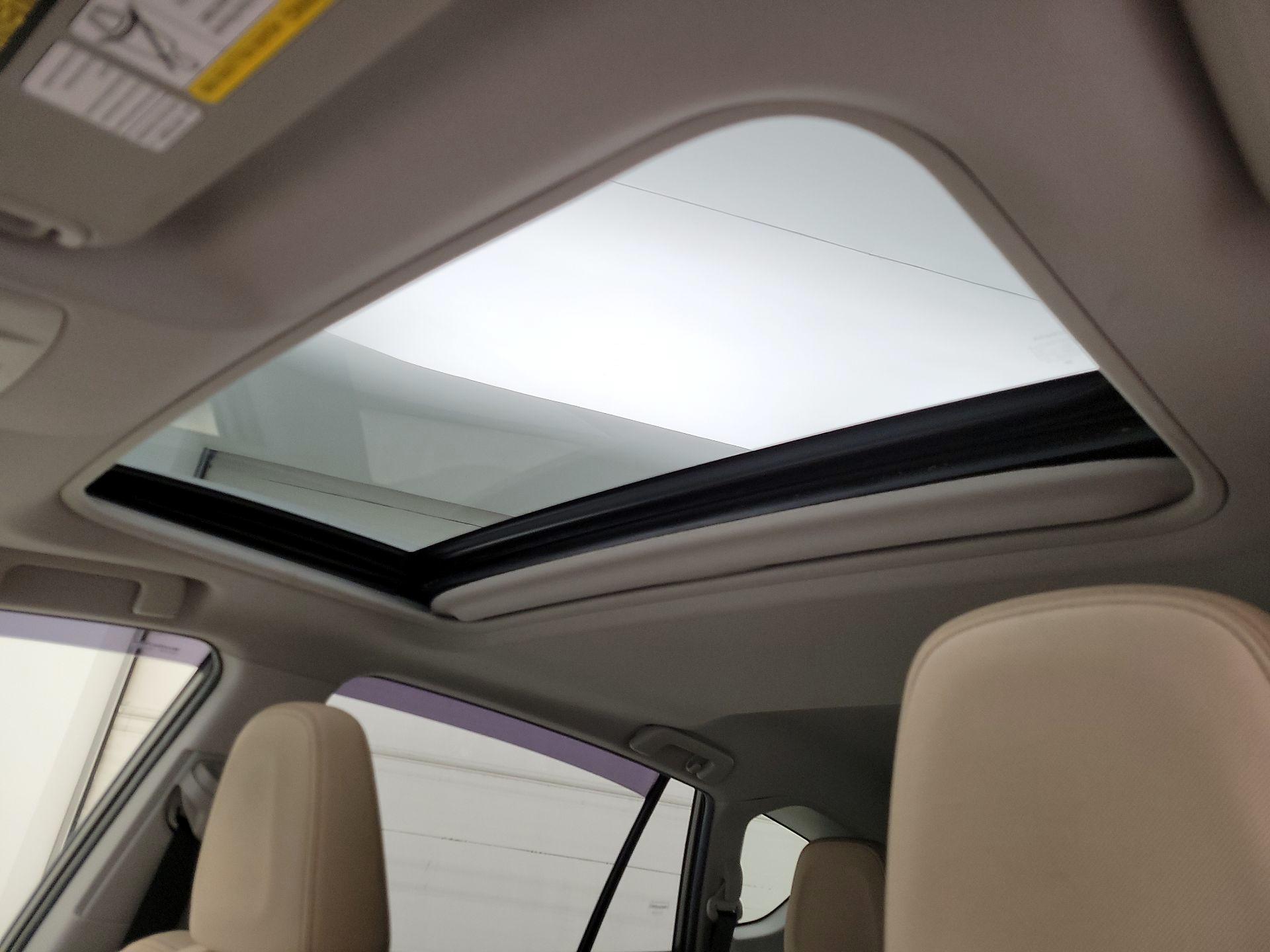 Thumbnail: 2015 Toyota RAV4 - 20