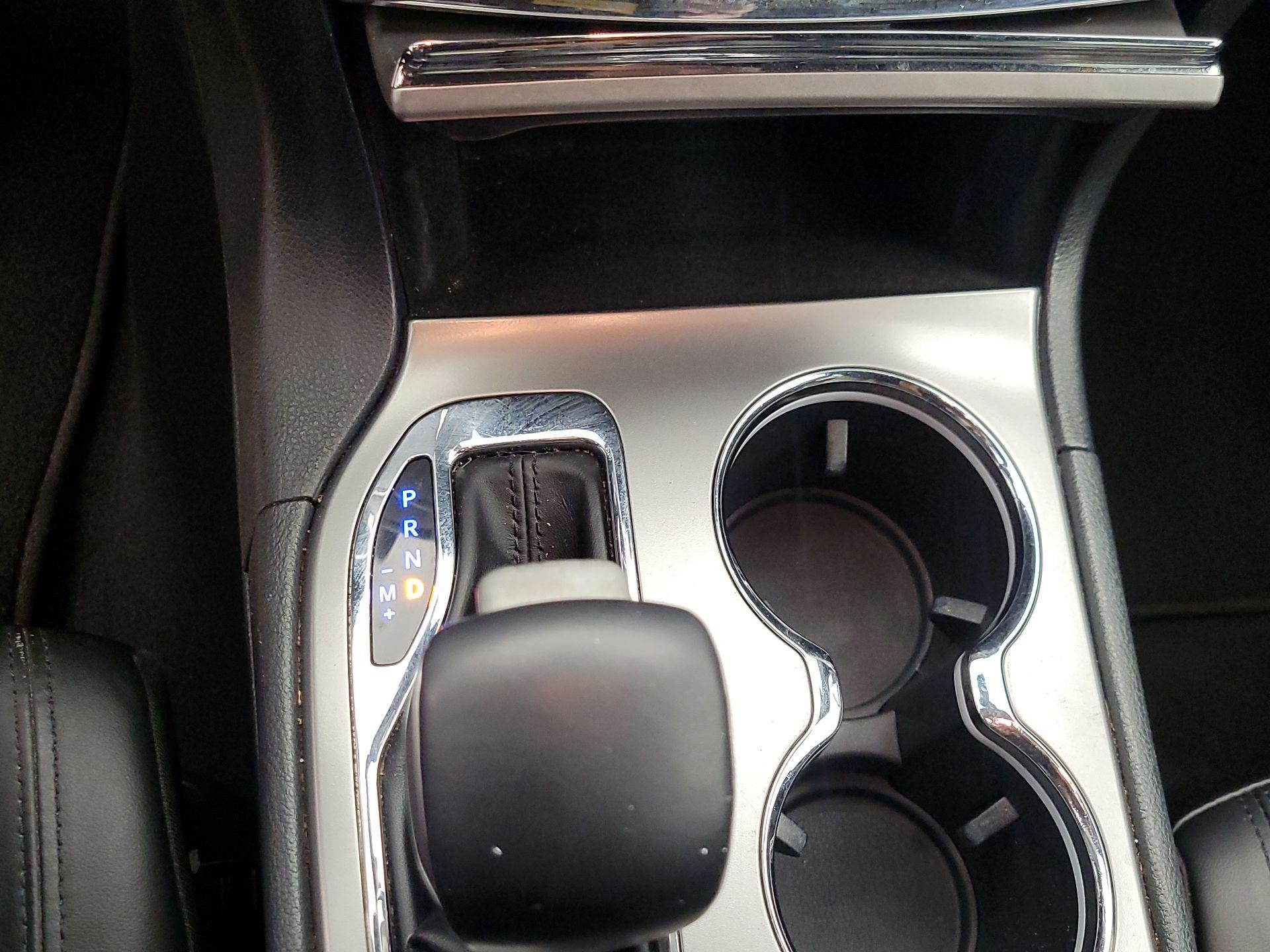 Thumbnail: 2020 Jeep Grand Cherokee - 18