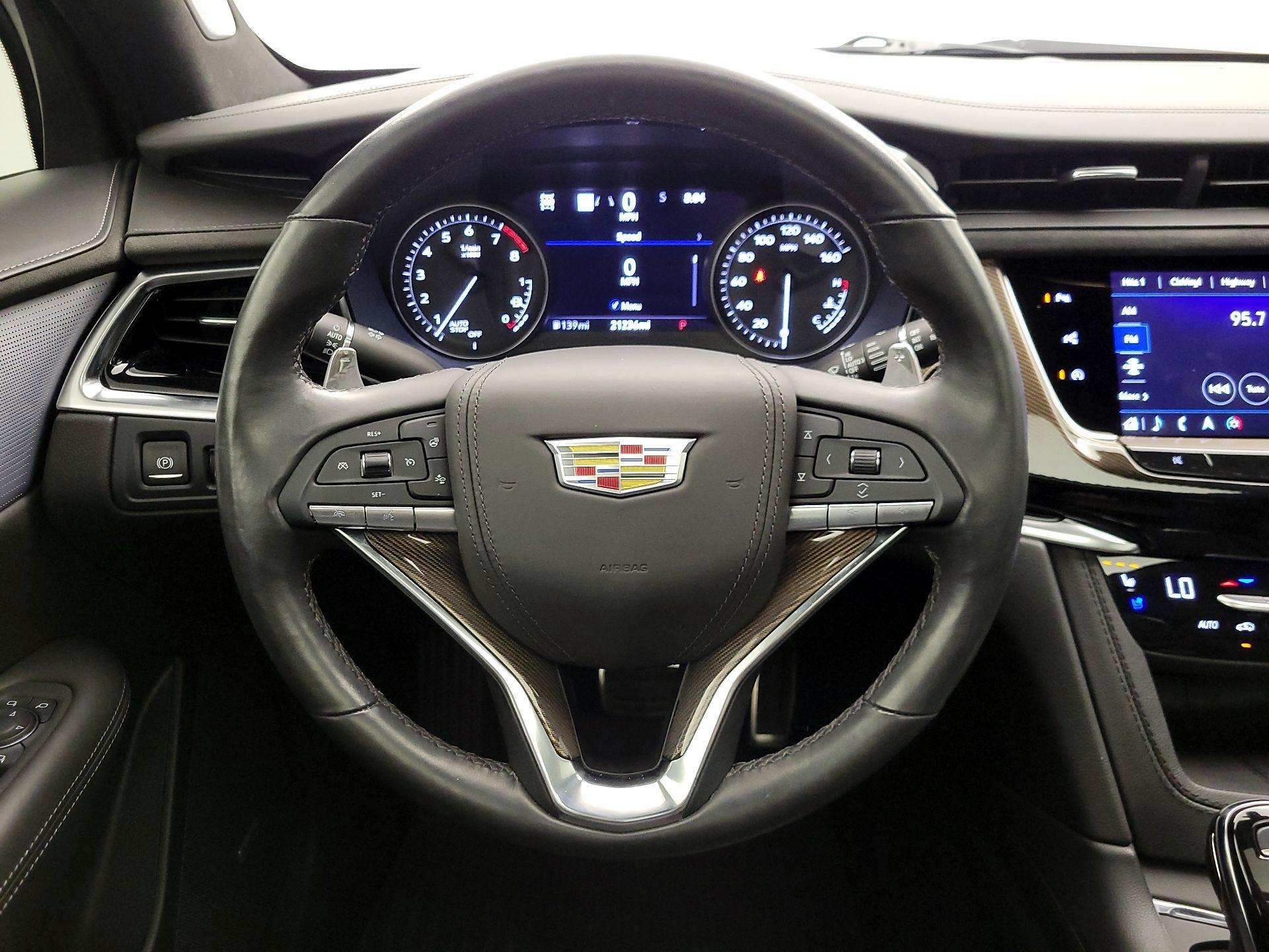 Thumbnail: 2024 Cadillac XT6 - 10