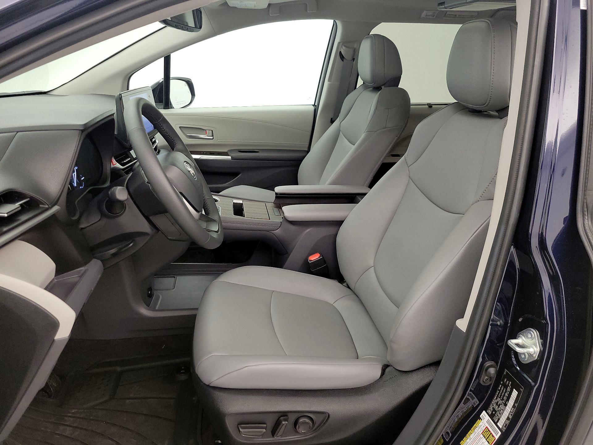 Thumbnail: 2024 Toyota Sienna - 11