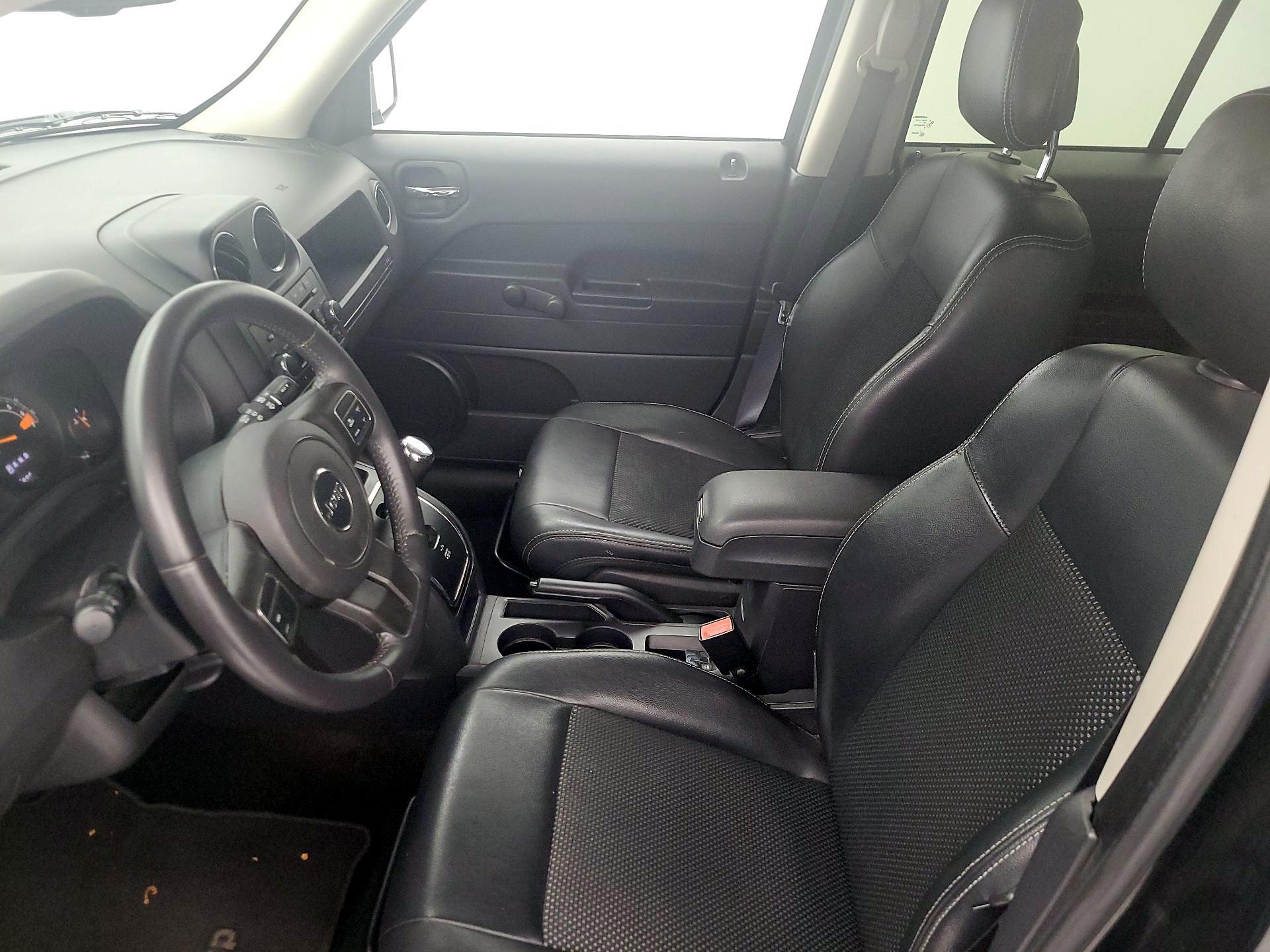 Thumbnail: 2016 Jeep Patriot - 11
