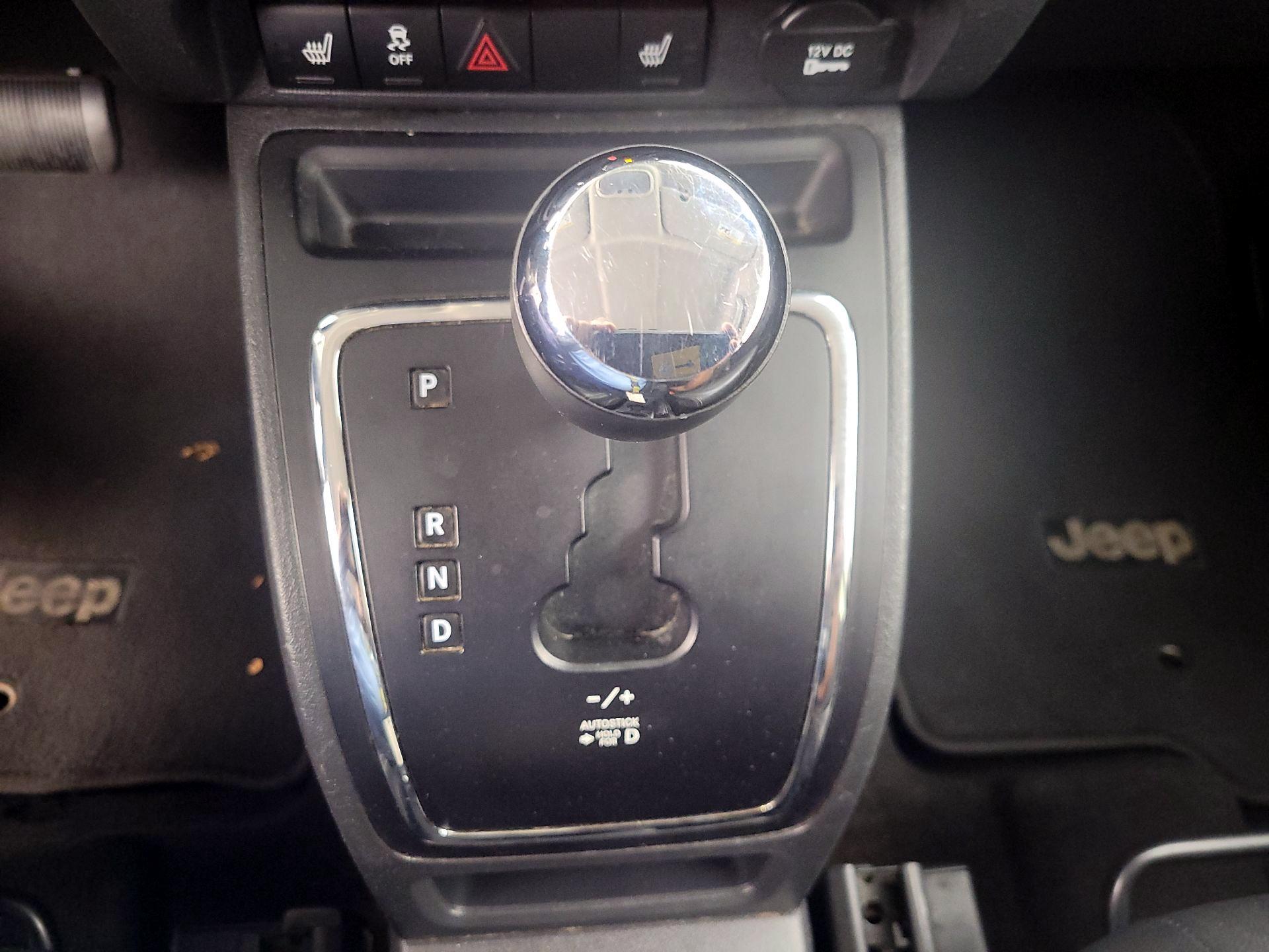 Thumbnail: 2016 Jeep Patriot - 15