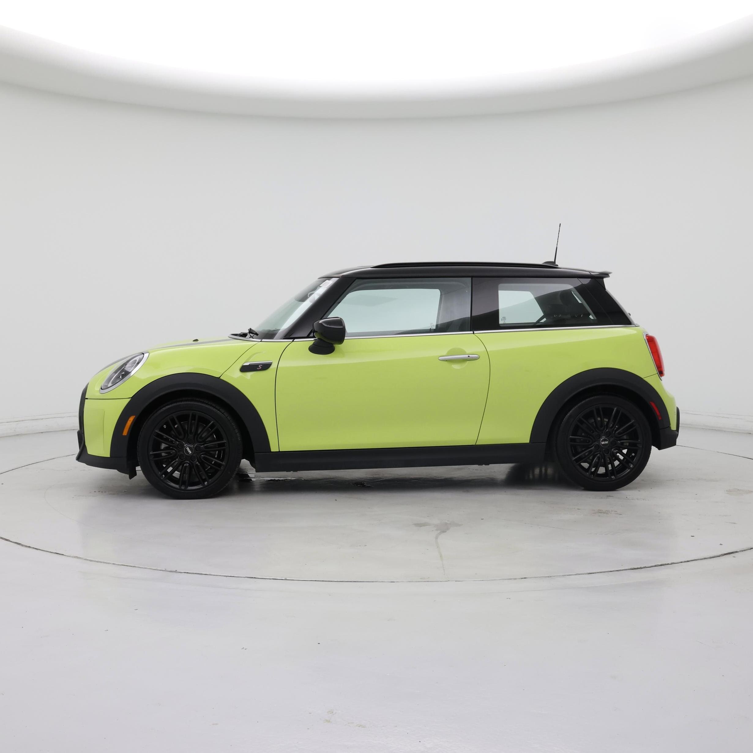Thumbnail: 2023 MINI Cooper Hardtop - 3
