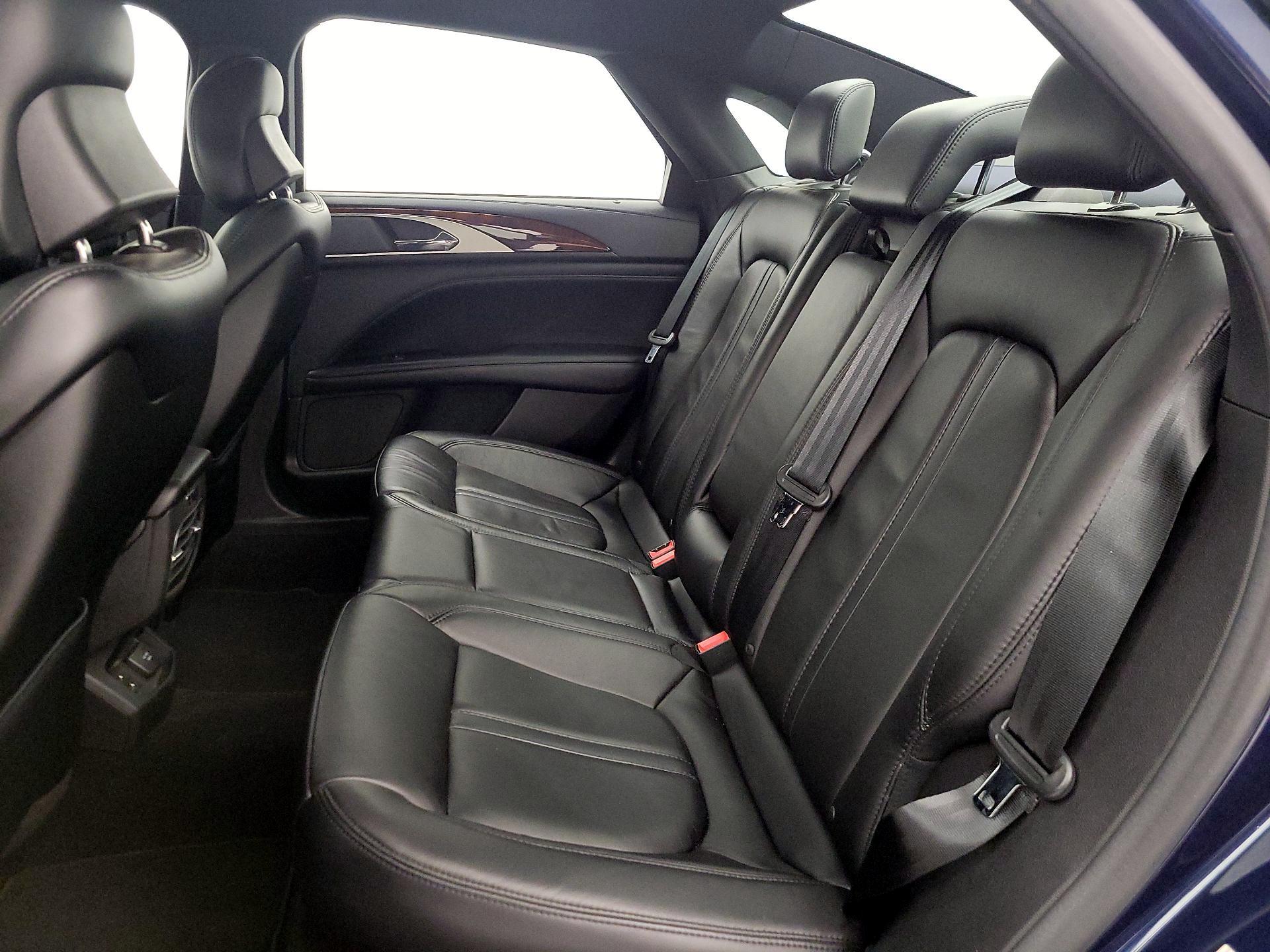 Thumbnail: 2017 Lincoln MKZ - 19