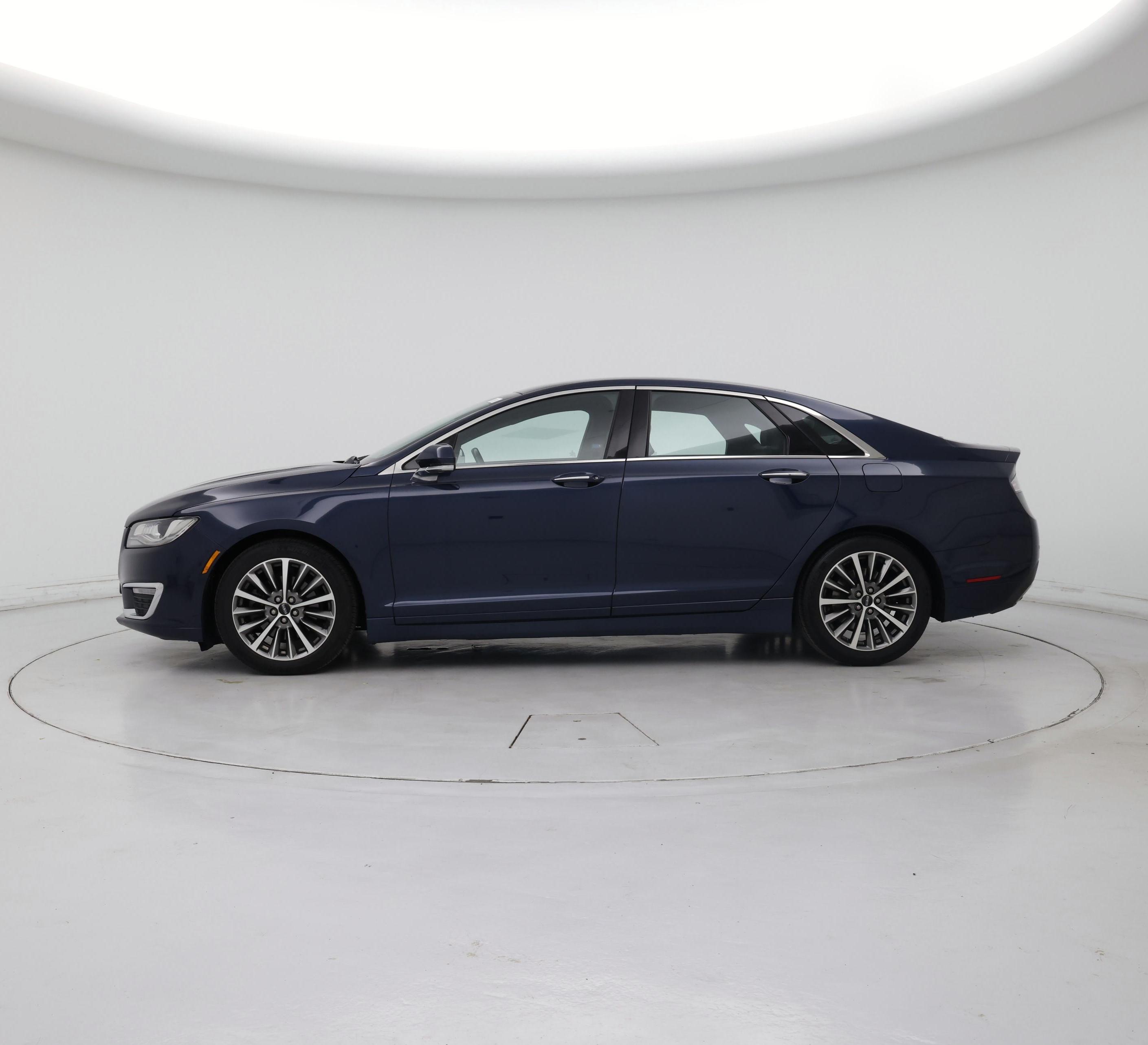 Thumbnail: 2017 Lincoln MKZ - 3