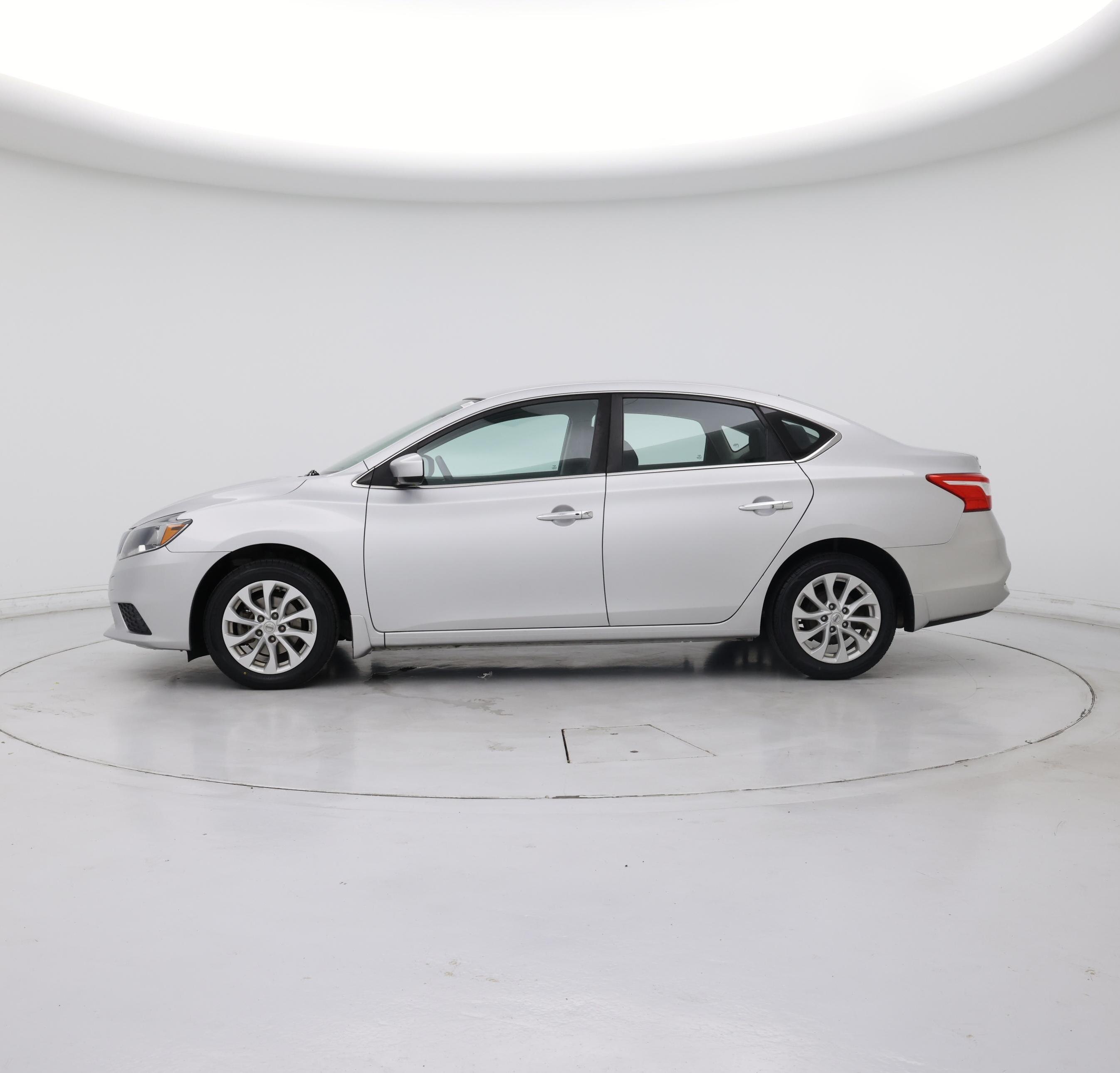 Thumbnail: 2018 Nissan Sentra - 3