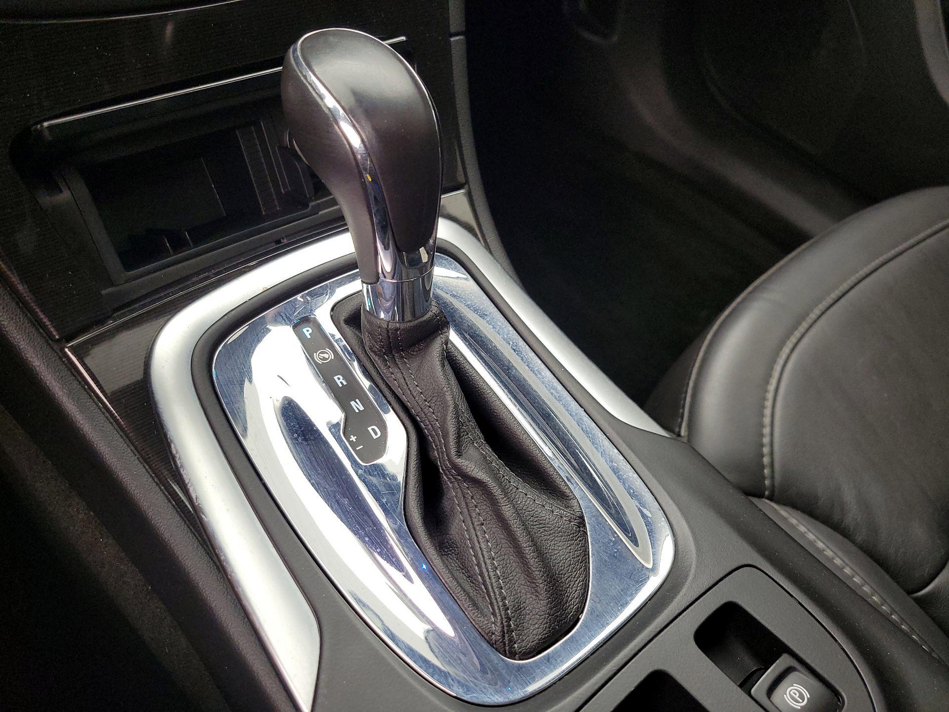 Thumbnail: 2015 Buick Regal - 17