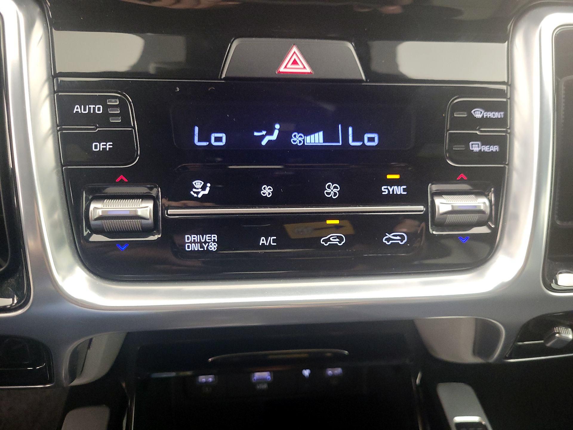 Thumbnail: 2022 Kia Sorento - 17