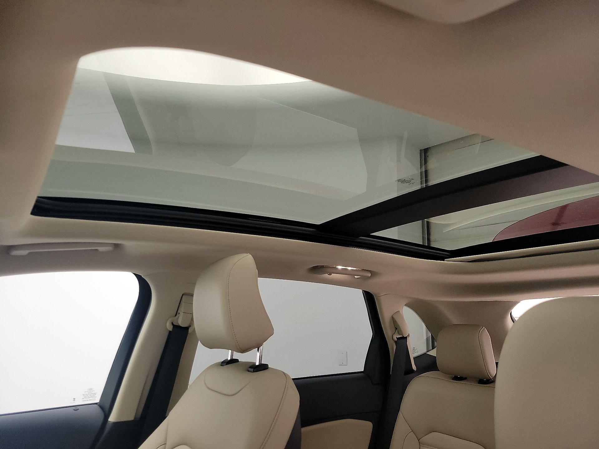 Thumbnail: 2022 Ford Edge - 19