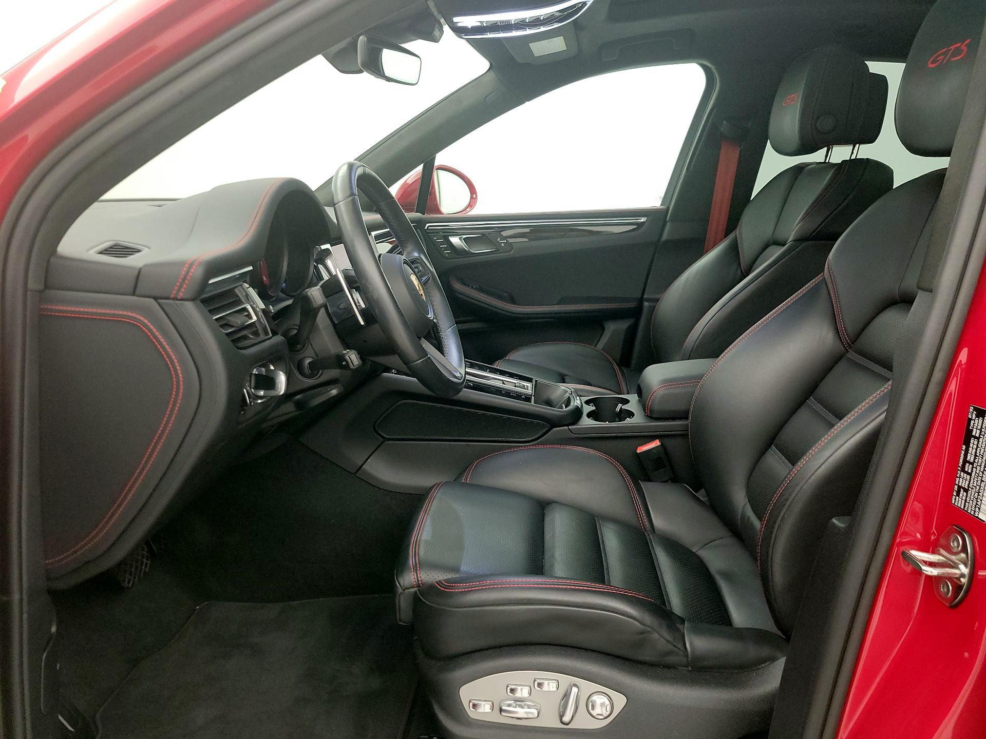 Thumbnail: 2024 Porsche Macan - 11