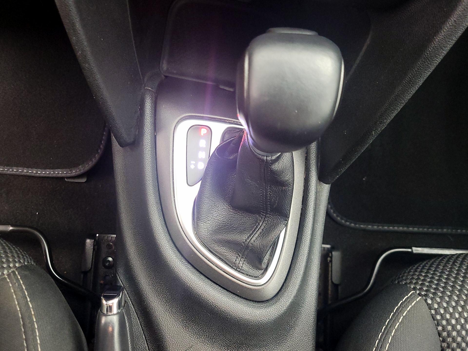 Thumbnail: 2015 Dodge Dart - 17