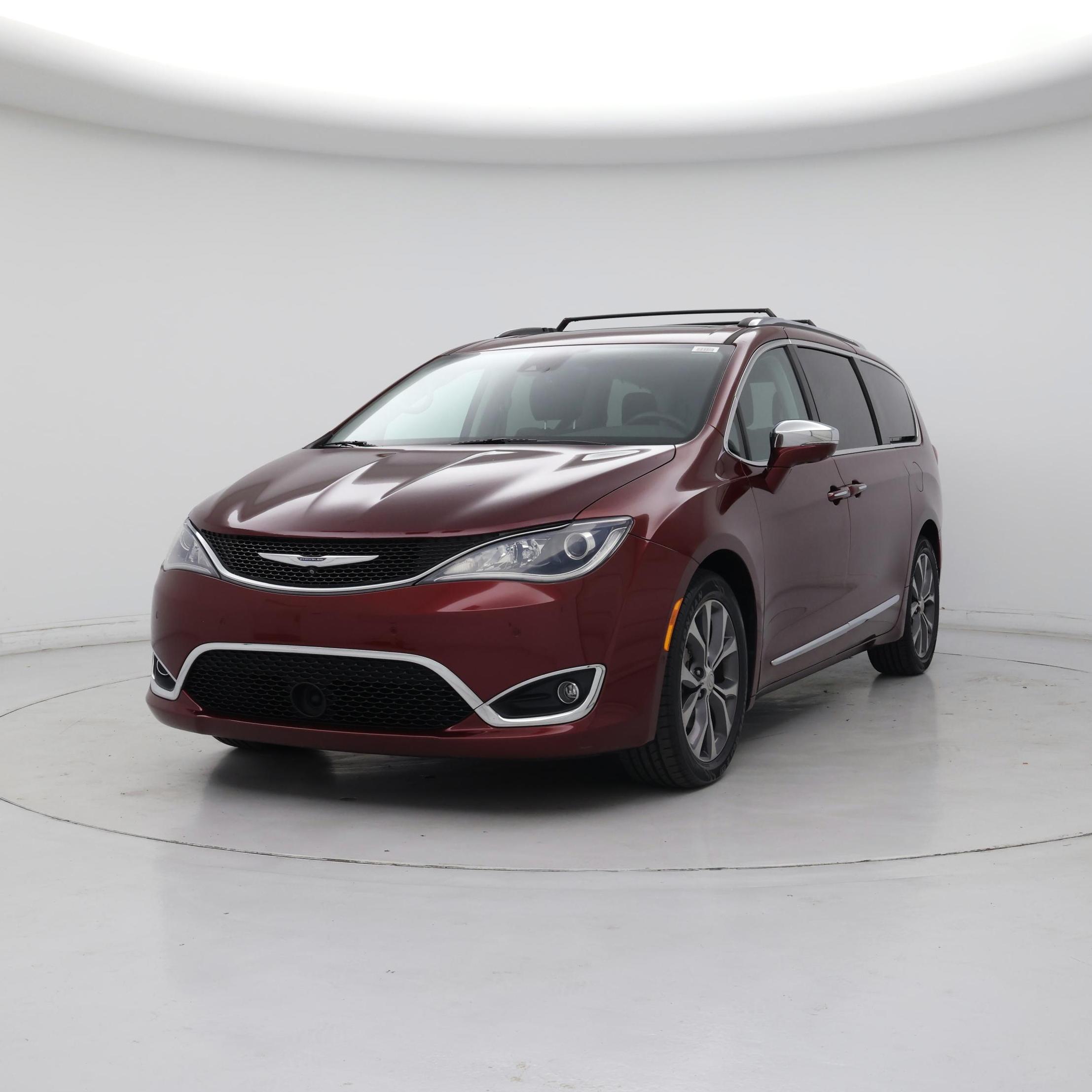 Thumbnail: 2017 Chrysler Pacifica - 4