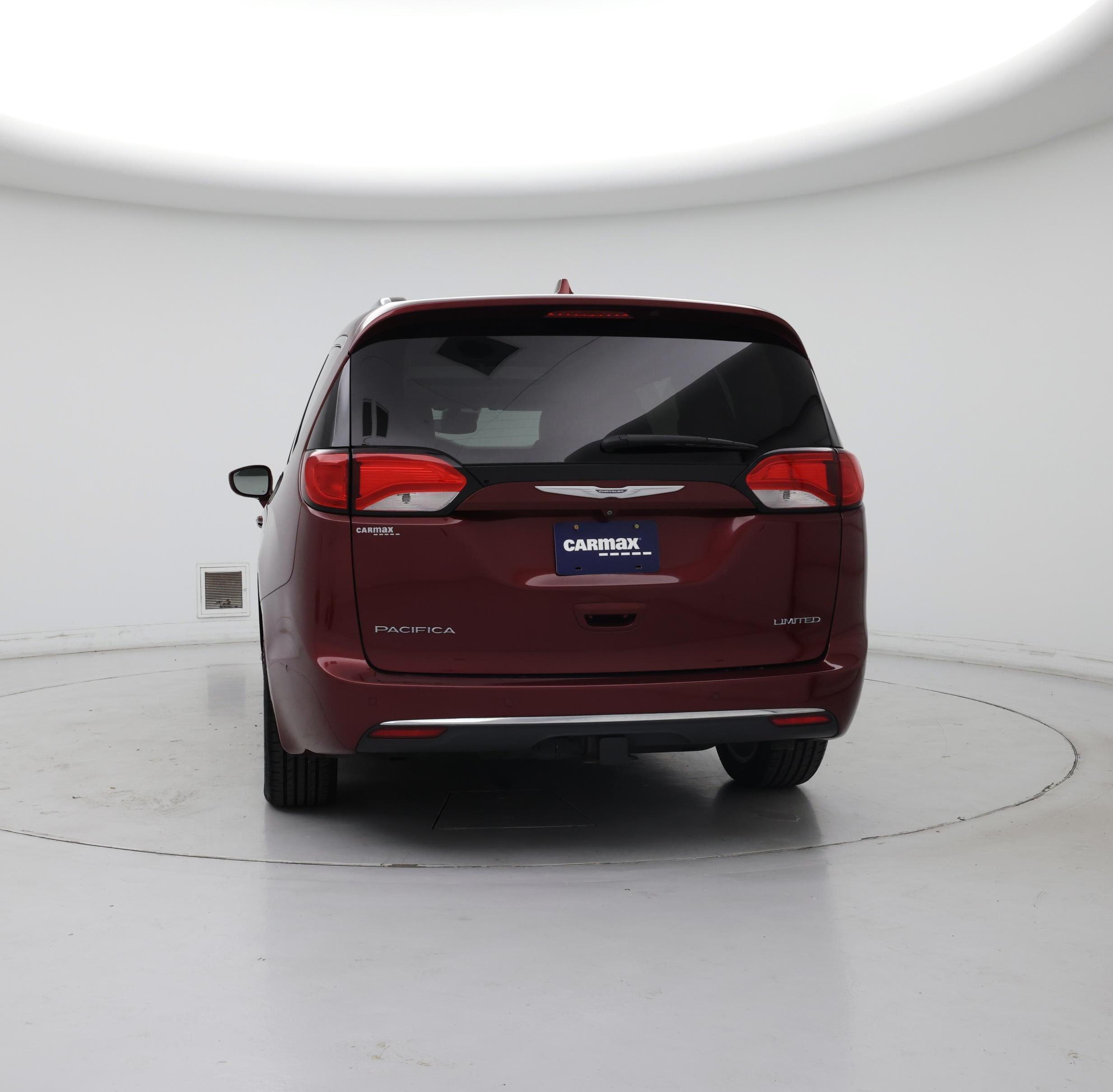 Thumbnail: 2017 Chrysler Pacifica - 6