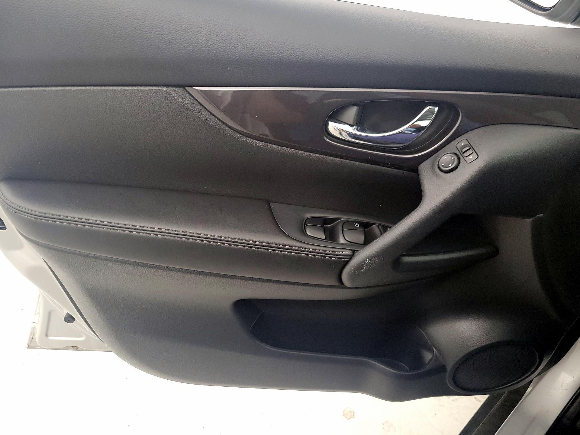 Thumbnail: 2019 Nissan Rogue - 12