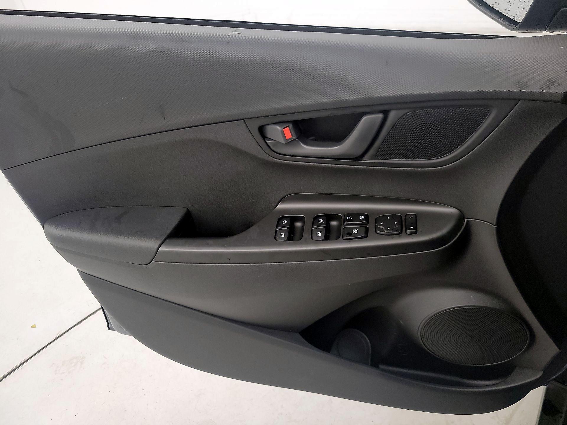 Thumbnail: 2021 Hyundai Kona - 12