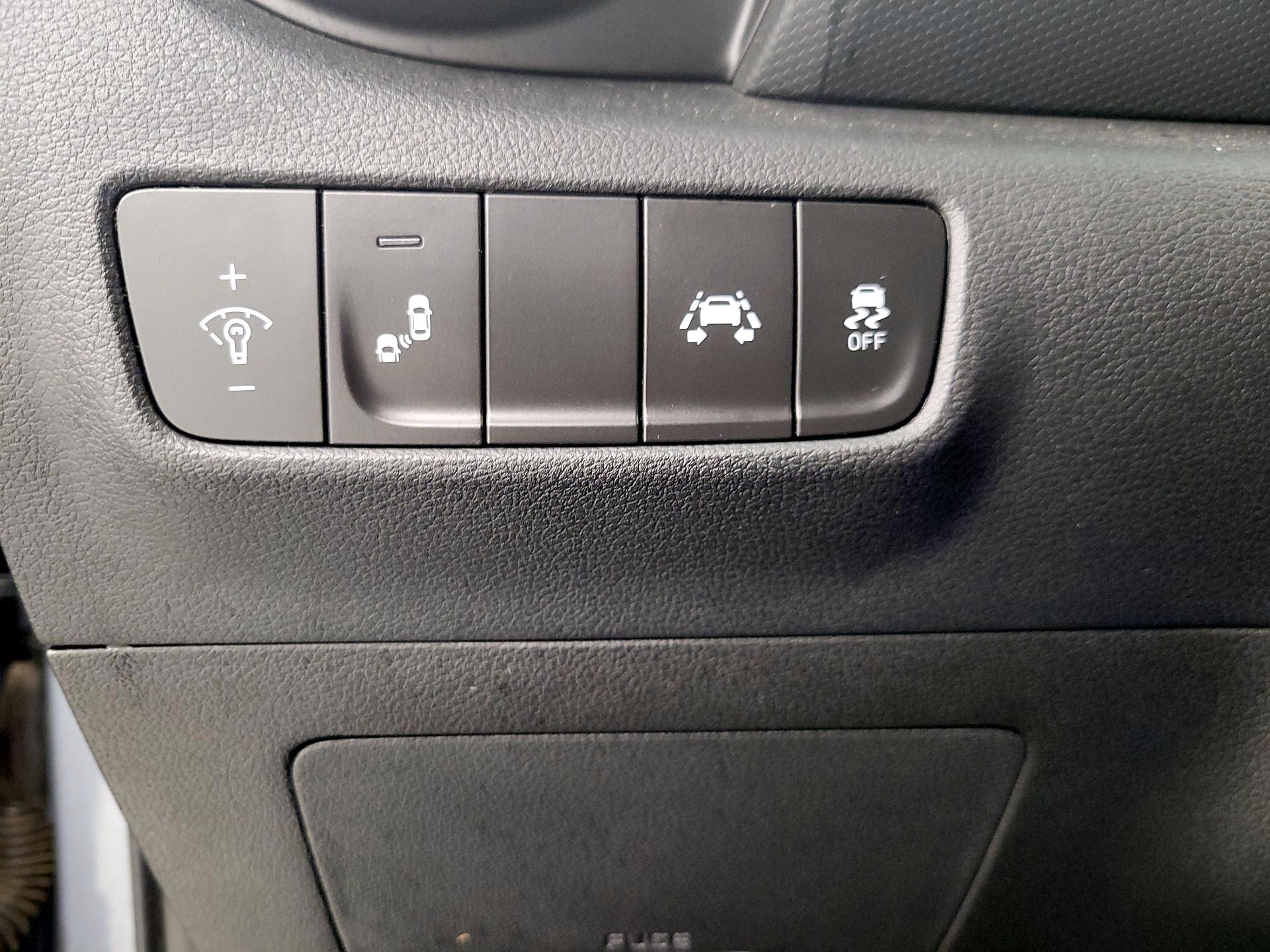 Thumbnail: 2021 Hyundai Kona - 13