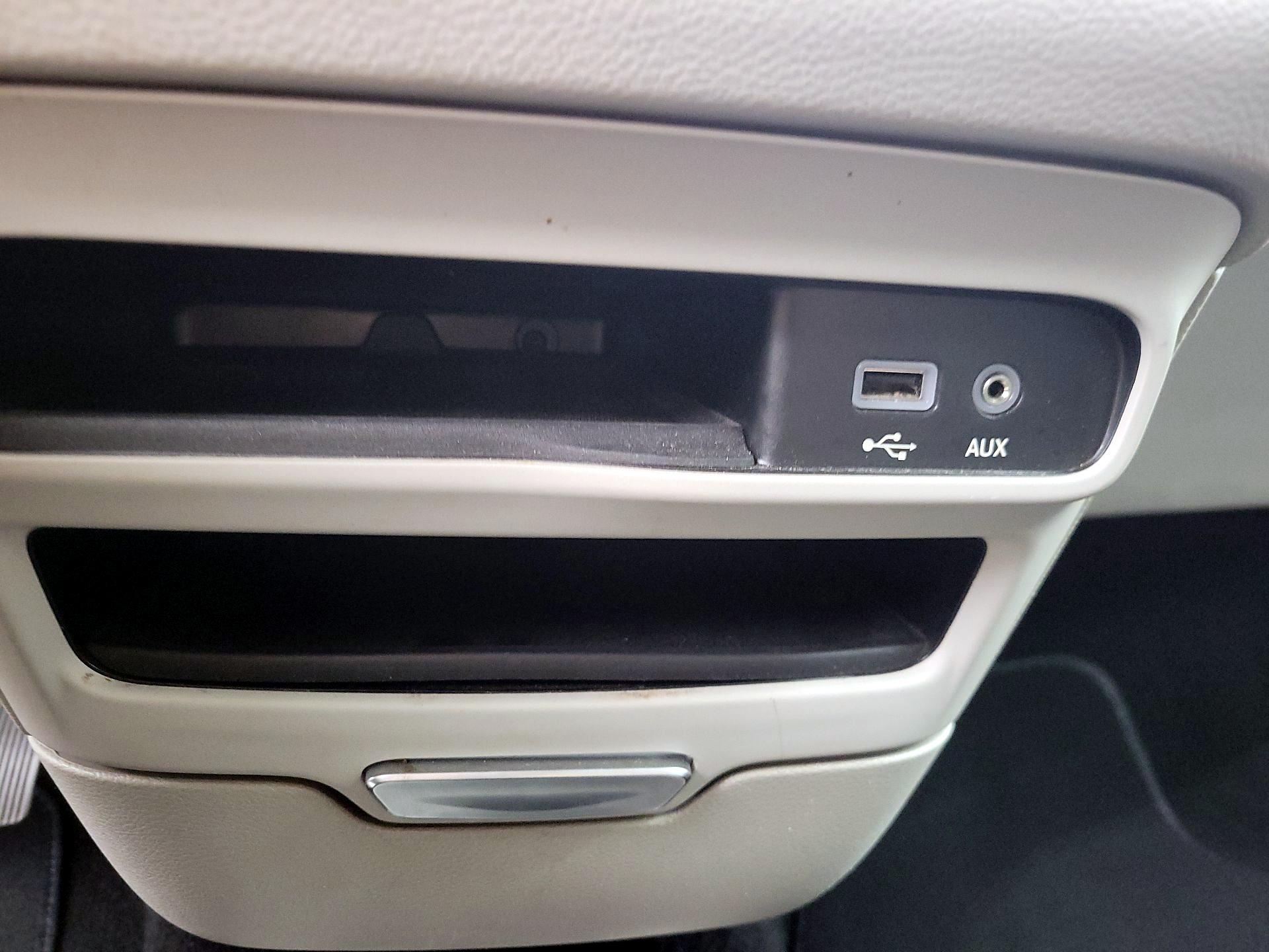 Thumbnail: 2018 Chrysler Pacifica - 19