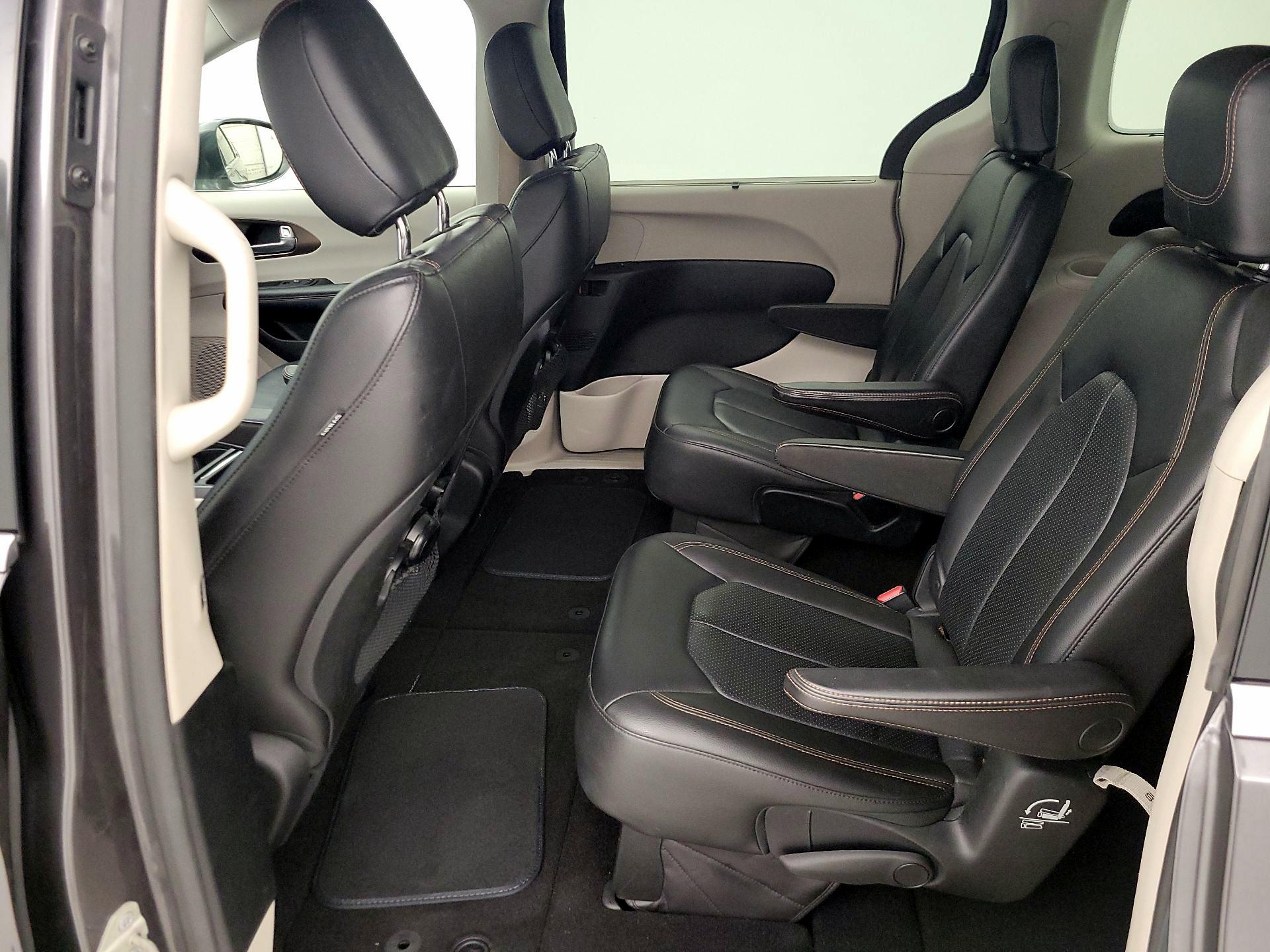 Thumbnail: 2018 Chrysler Pacifica - 20