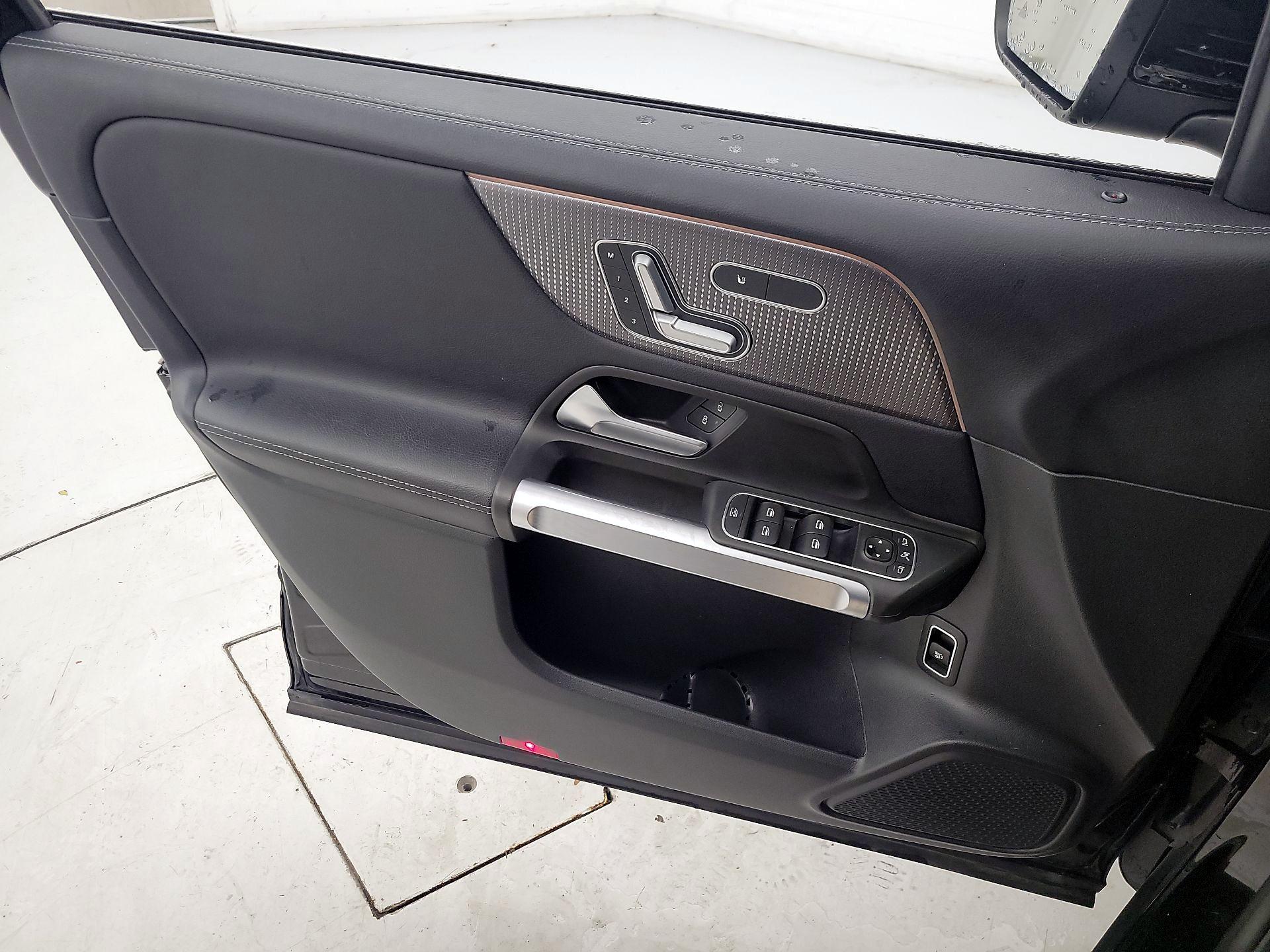 Thumbnail: 2022 Mercedes-Benz GLB - 12