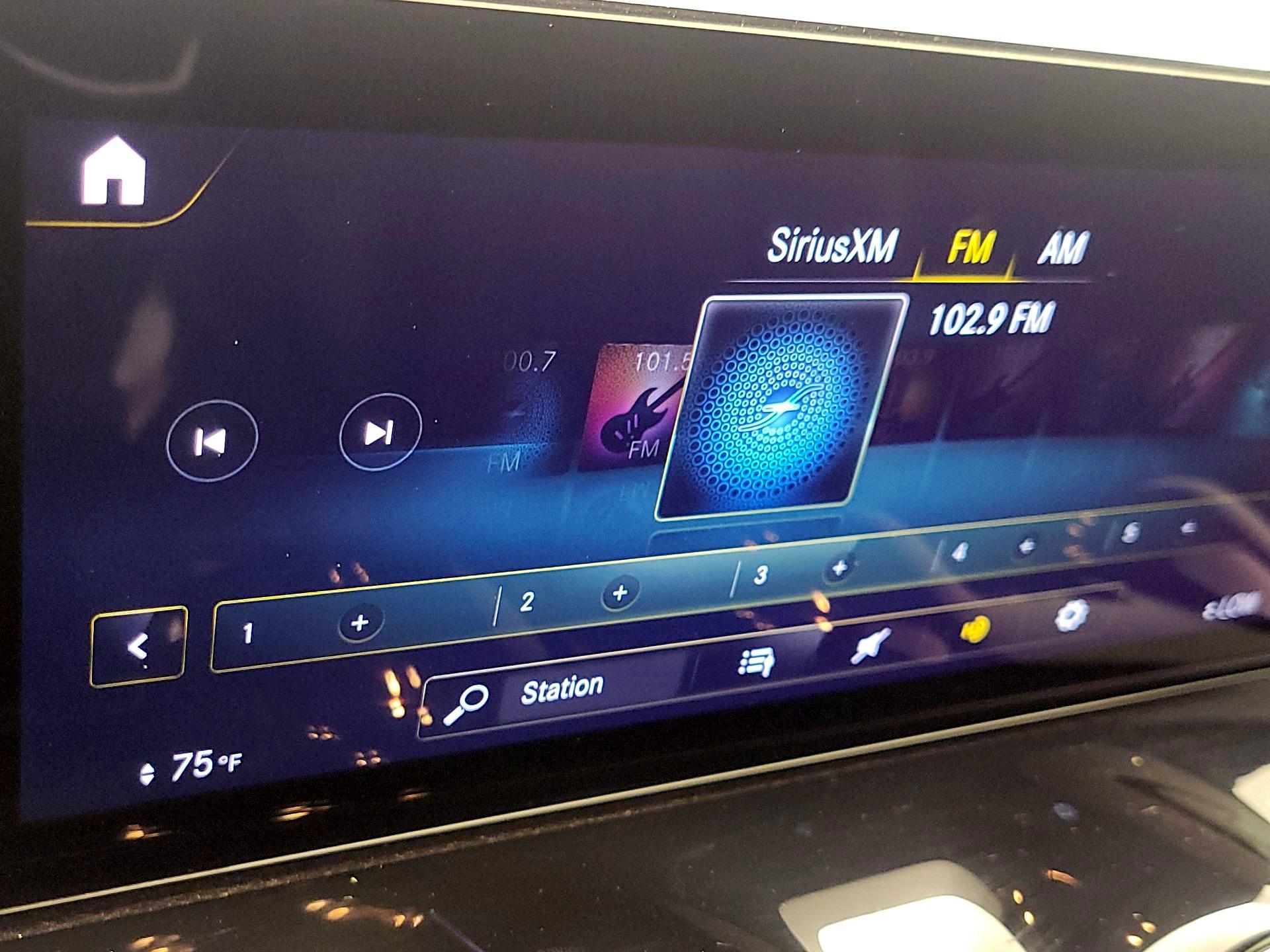 Thumbnail: 2022 Mercedes-Benz GLB - 15