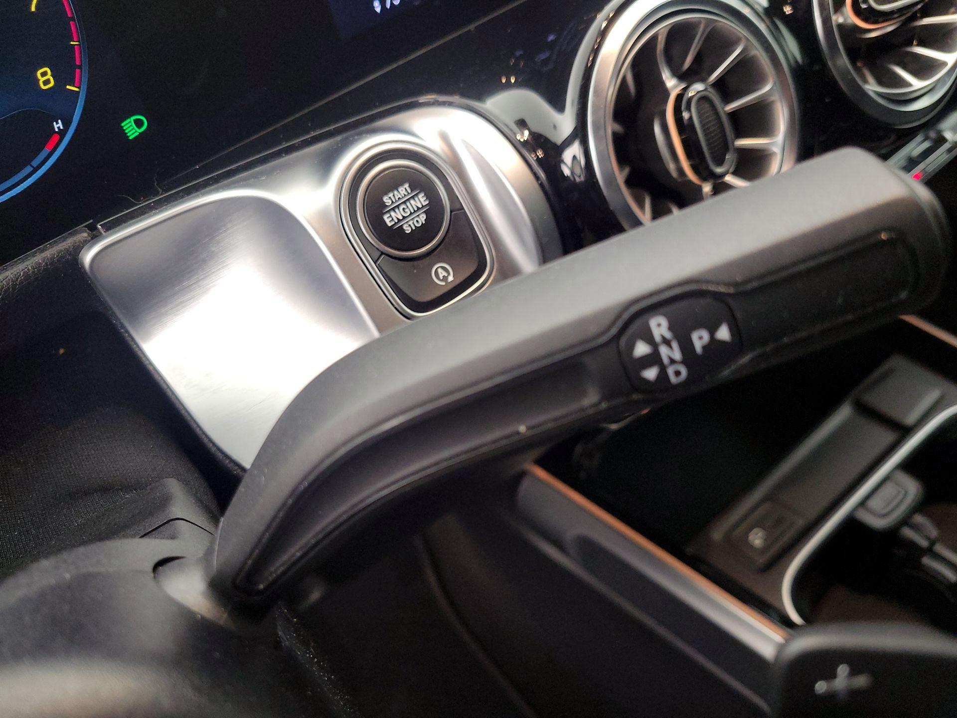 Thumbnail: 2022 Mercedes-Benz GLB - 17