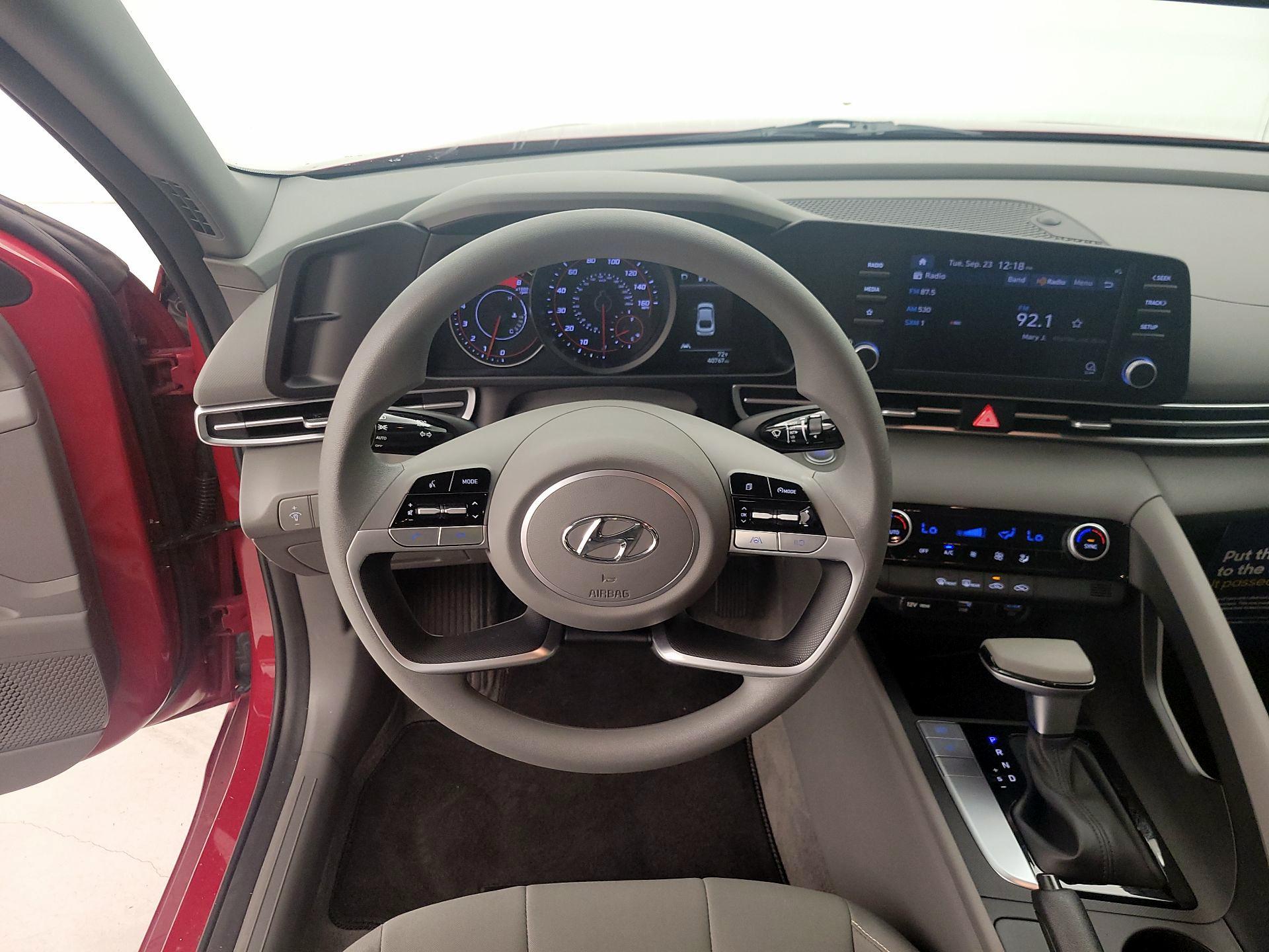Thumbnail: 2023 Hyundai Elantra - 10