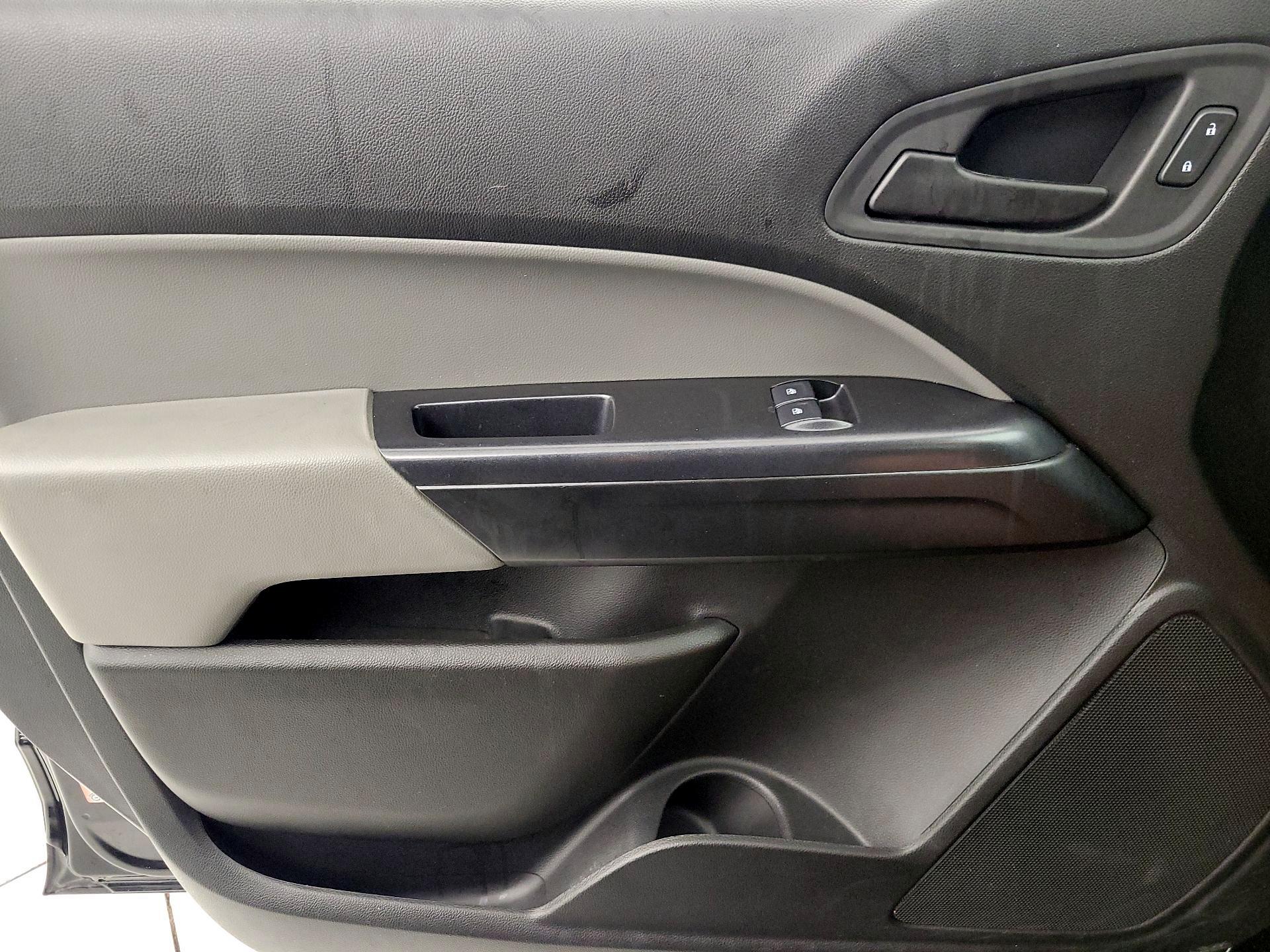 Thumbnail: 2019 Chevrolet Colorado - 12