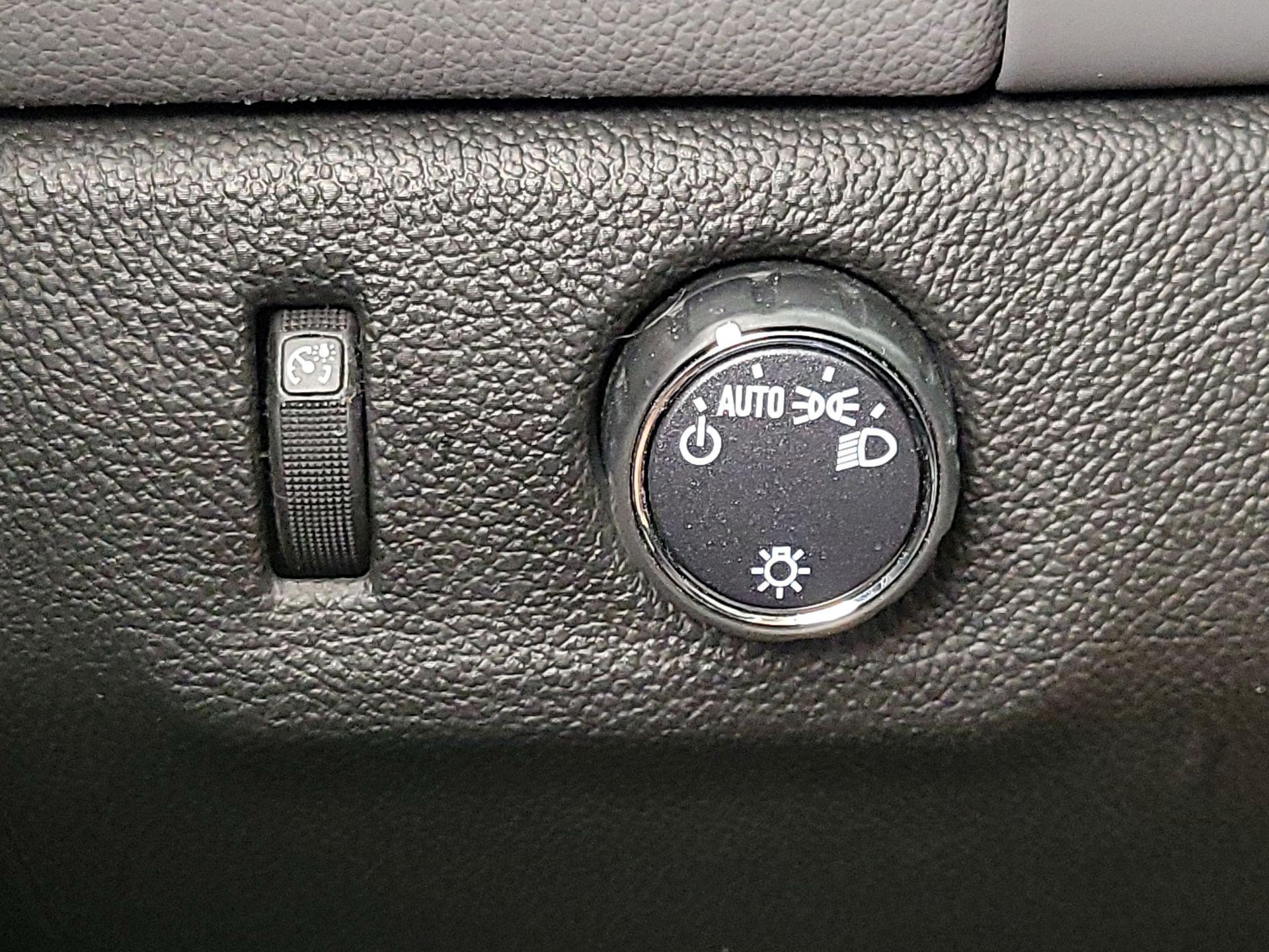 Thumbnail: 2019 Chevrolet Colorado - 13