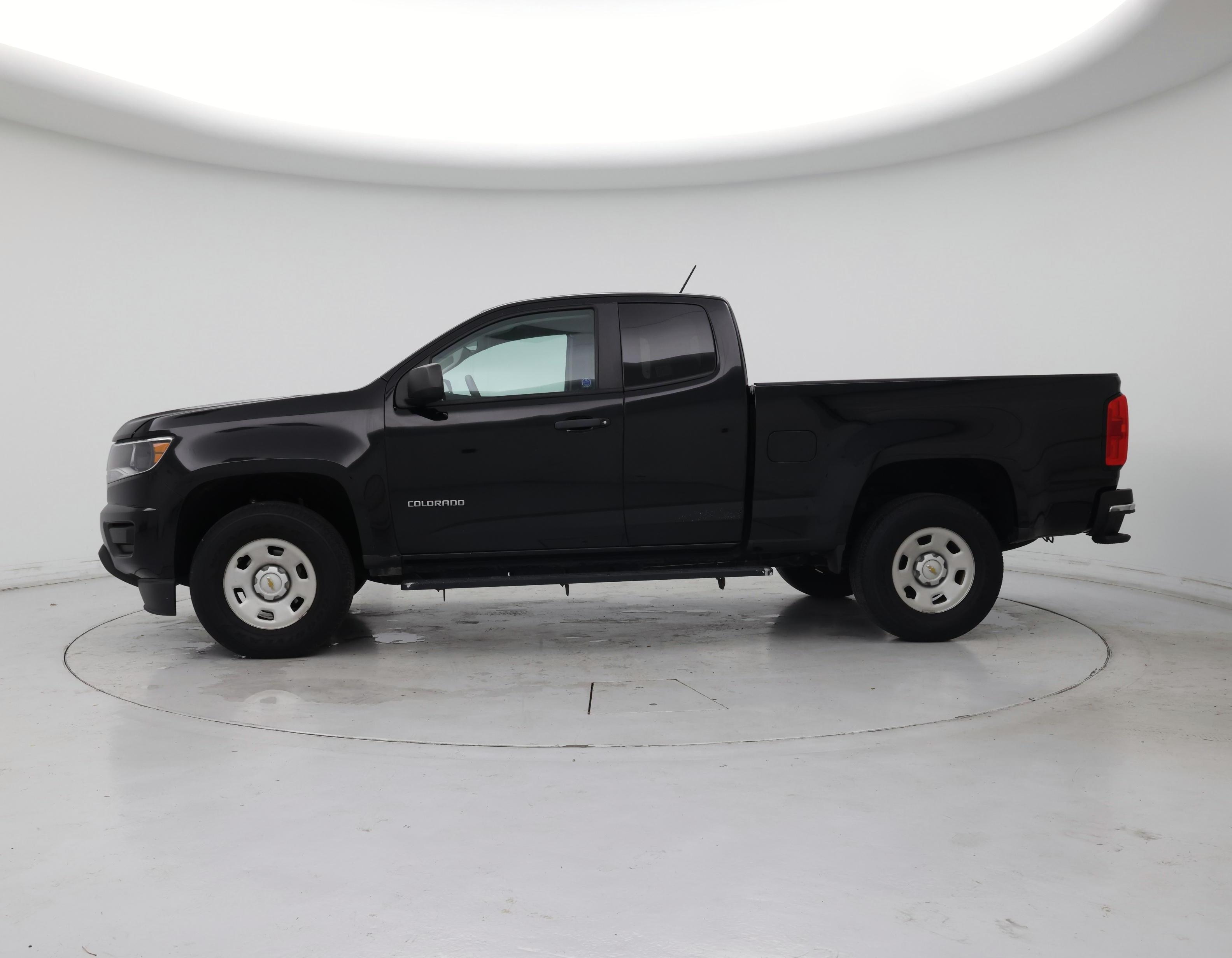 Thumbnail: 2019 Chevrolet Colorado - 3