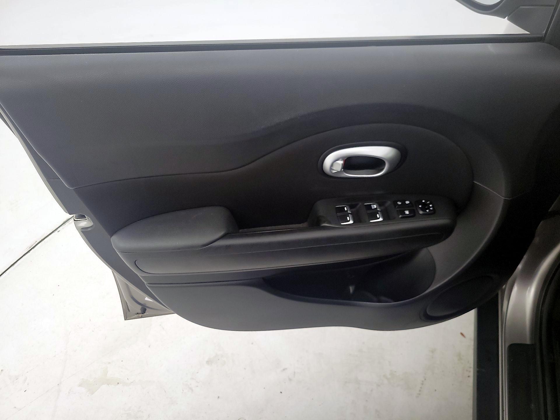 Thumbnail: 2018 Kia Soul - 12