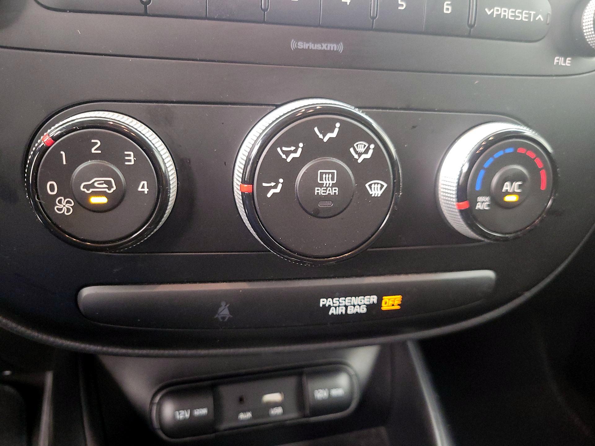 Thumbnail: 2018 Kia Soul - 16
