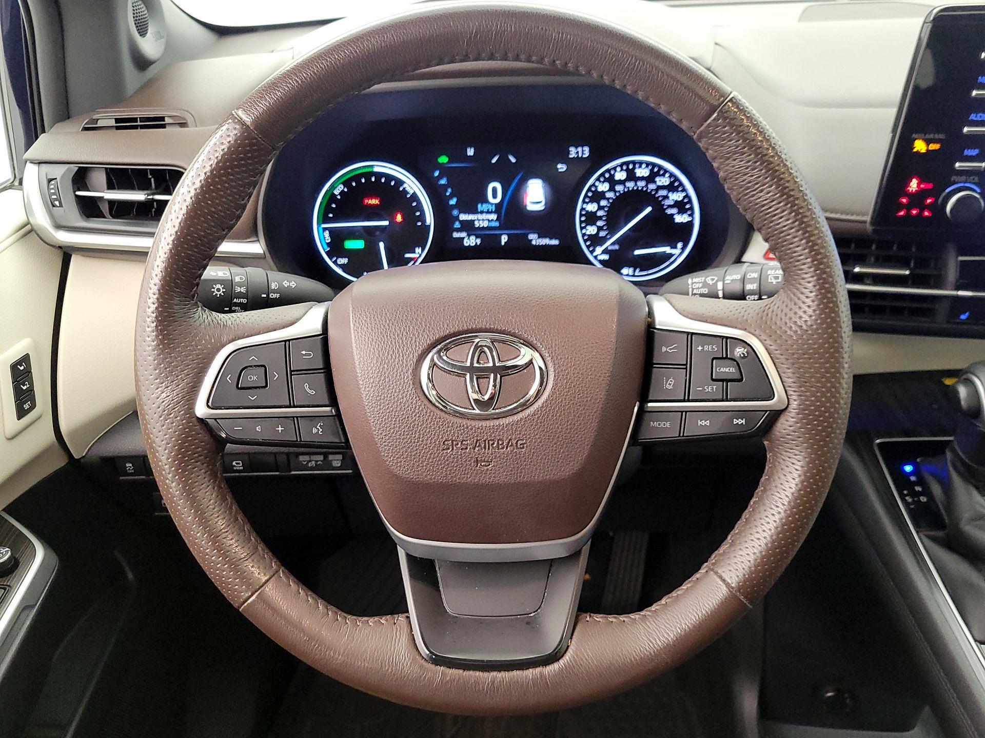 Thumbnail: 2021 Toyota Sienna - 10