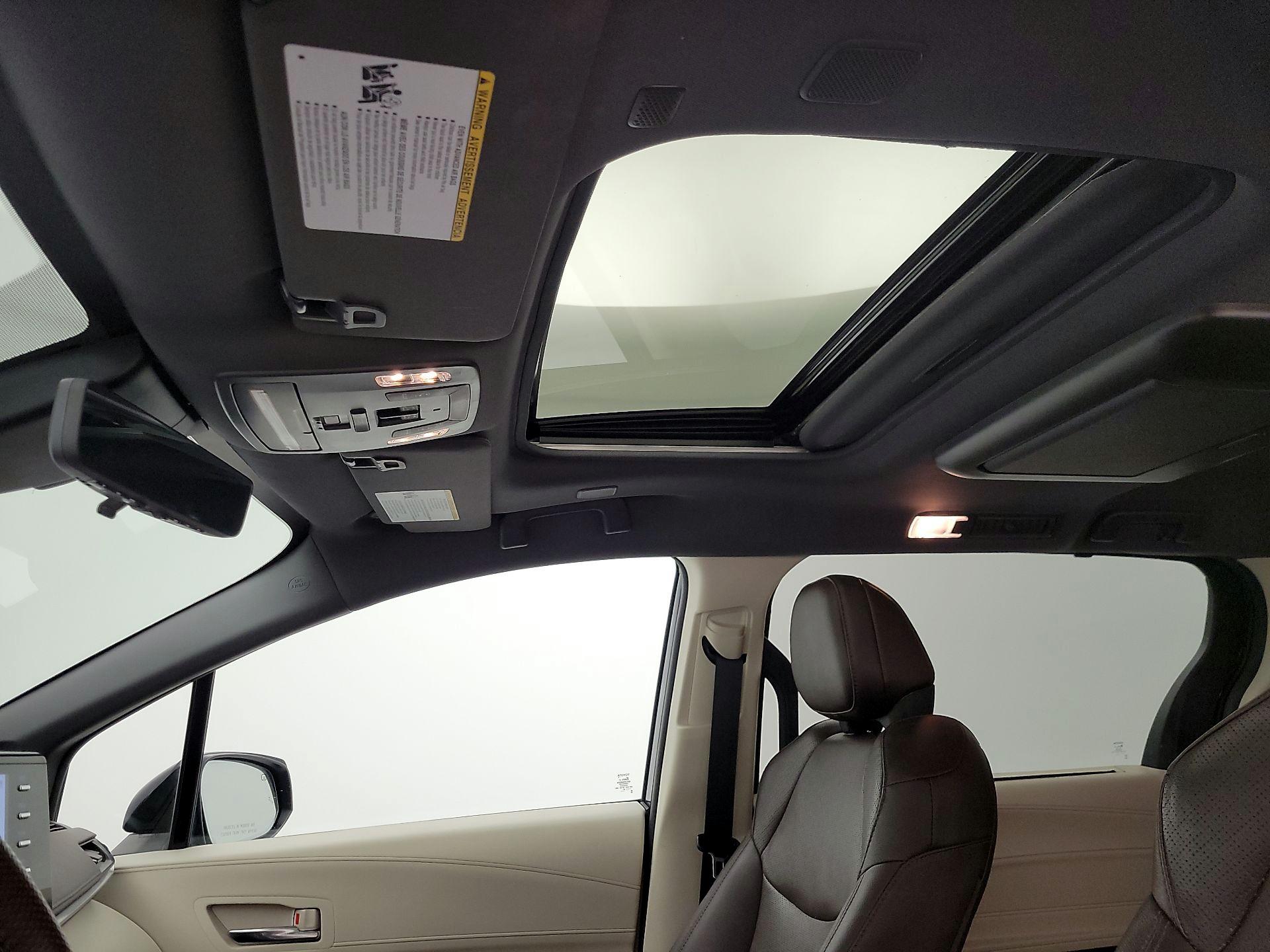 Thumbnail: 2021 Toyota Sienna - 20