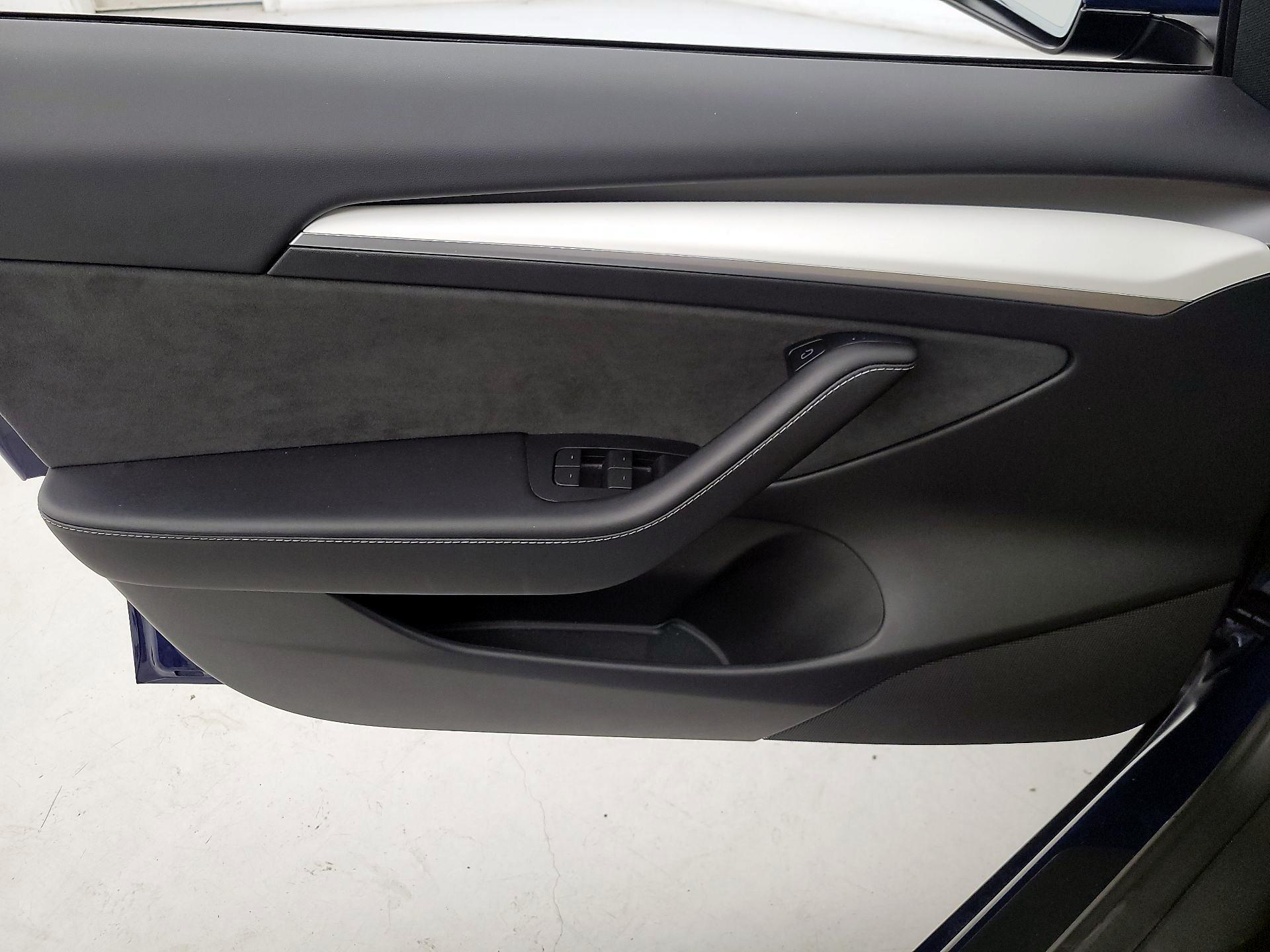 Thumbnail: 2023 Tesla Model 3 - 12