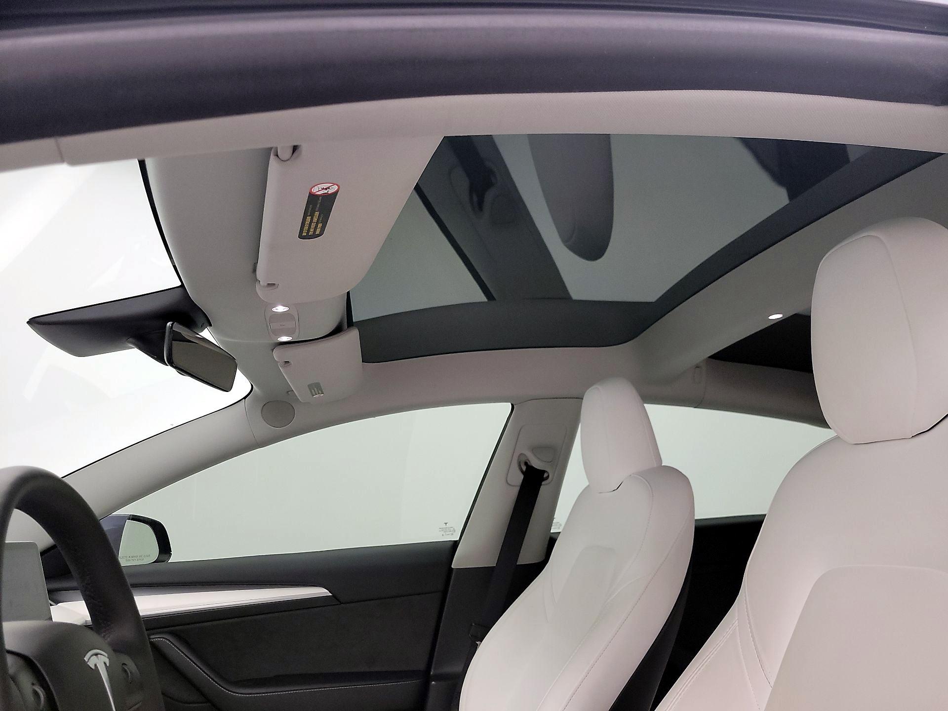 Thumbnail: 2023 Tesla Model 3 - 19